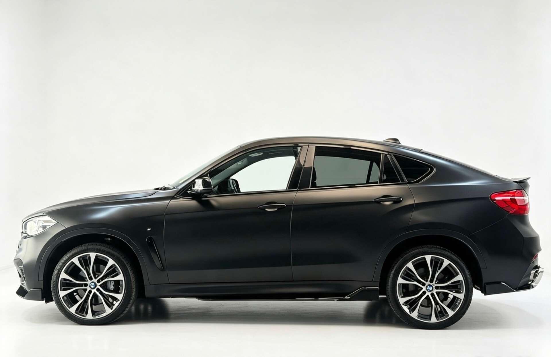 BMW X6 view 8