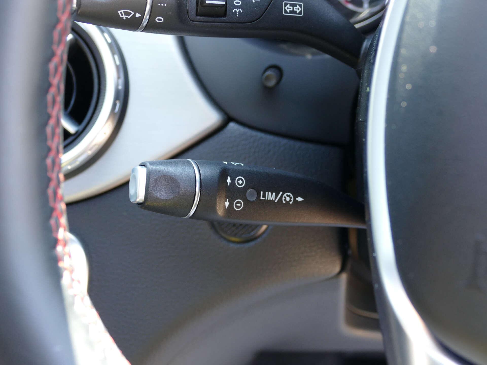 Mercedes-Benz Gla view 41