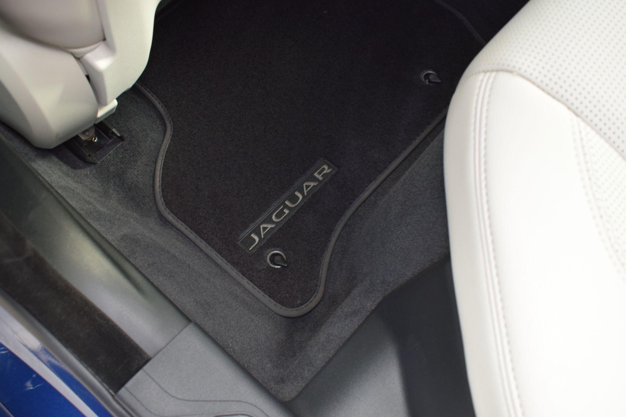 Jaguar Xe view 26