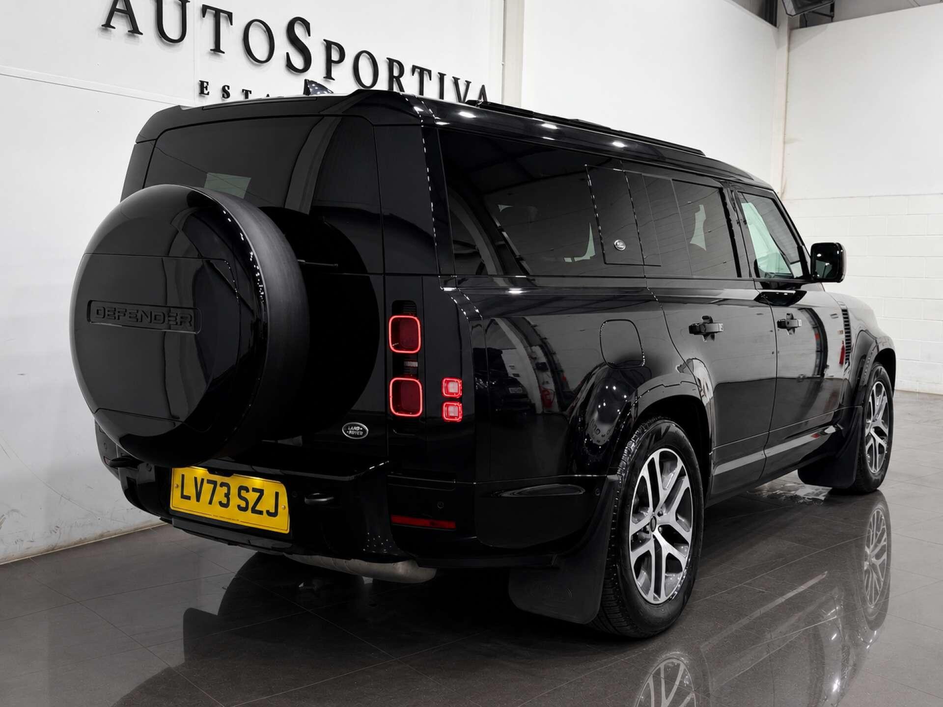 Land Rover Defender view 4
