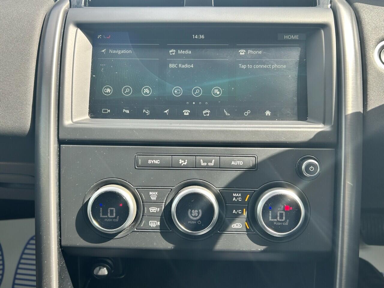 Land Rover Discovery view 39