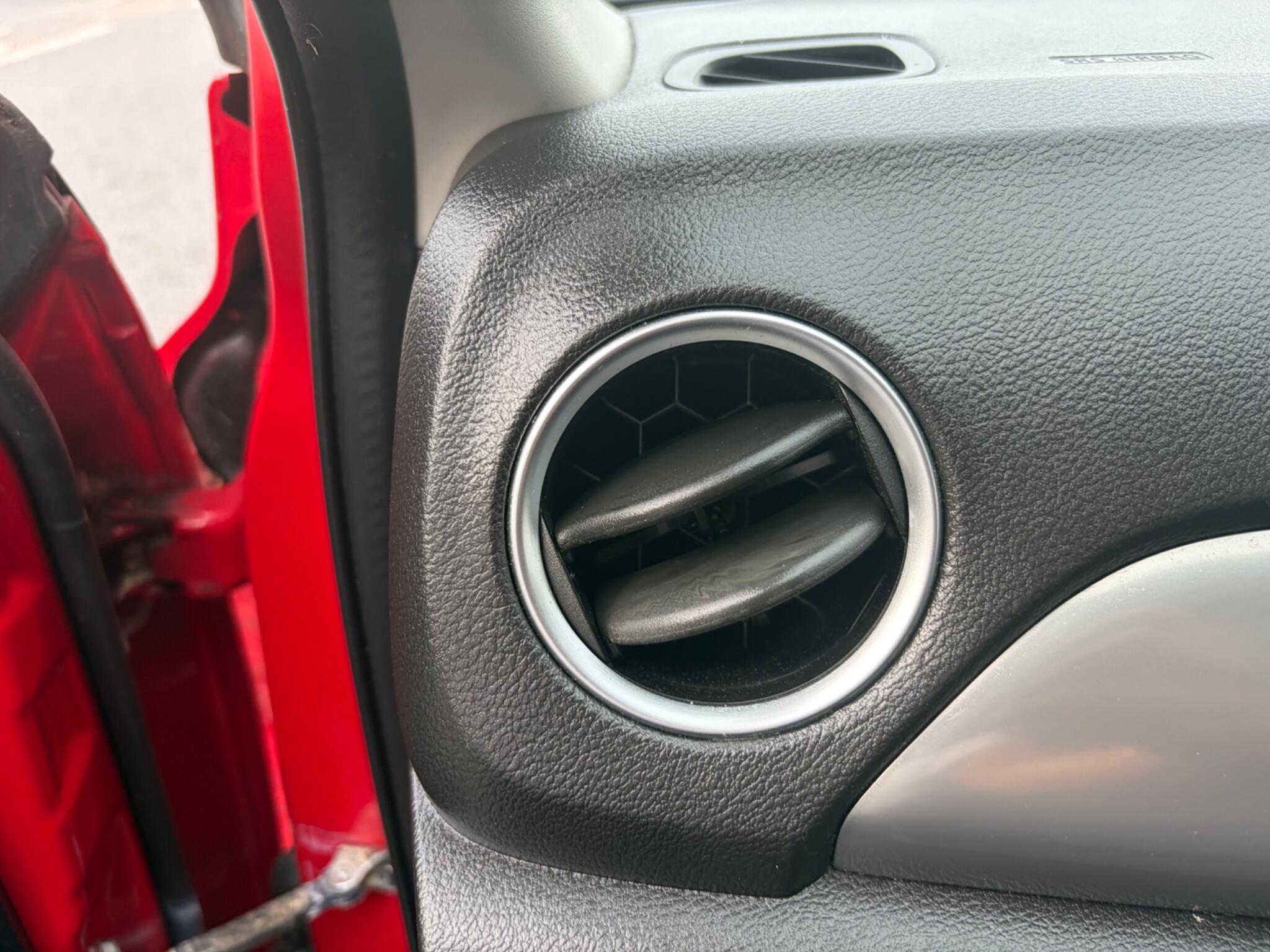 Suzuki Vitara view 85