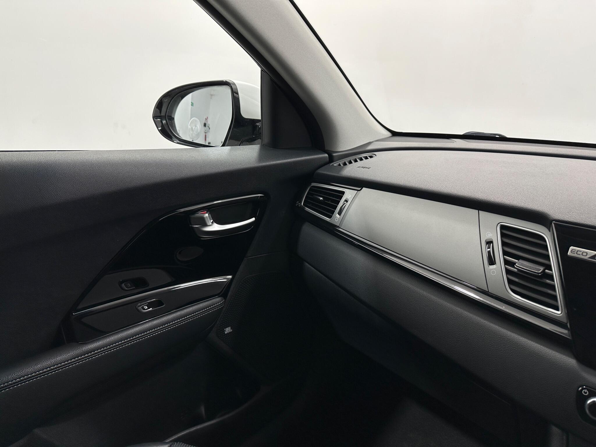 Kia Niro view 27