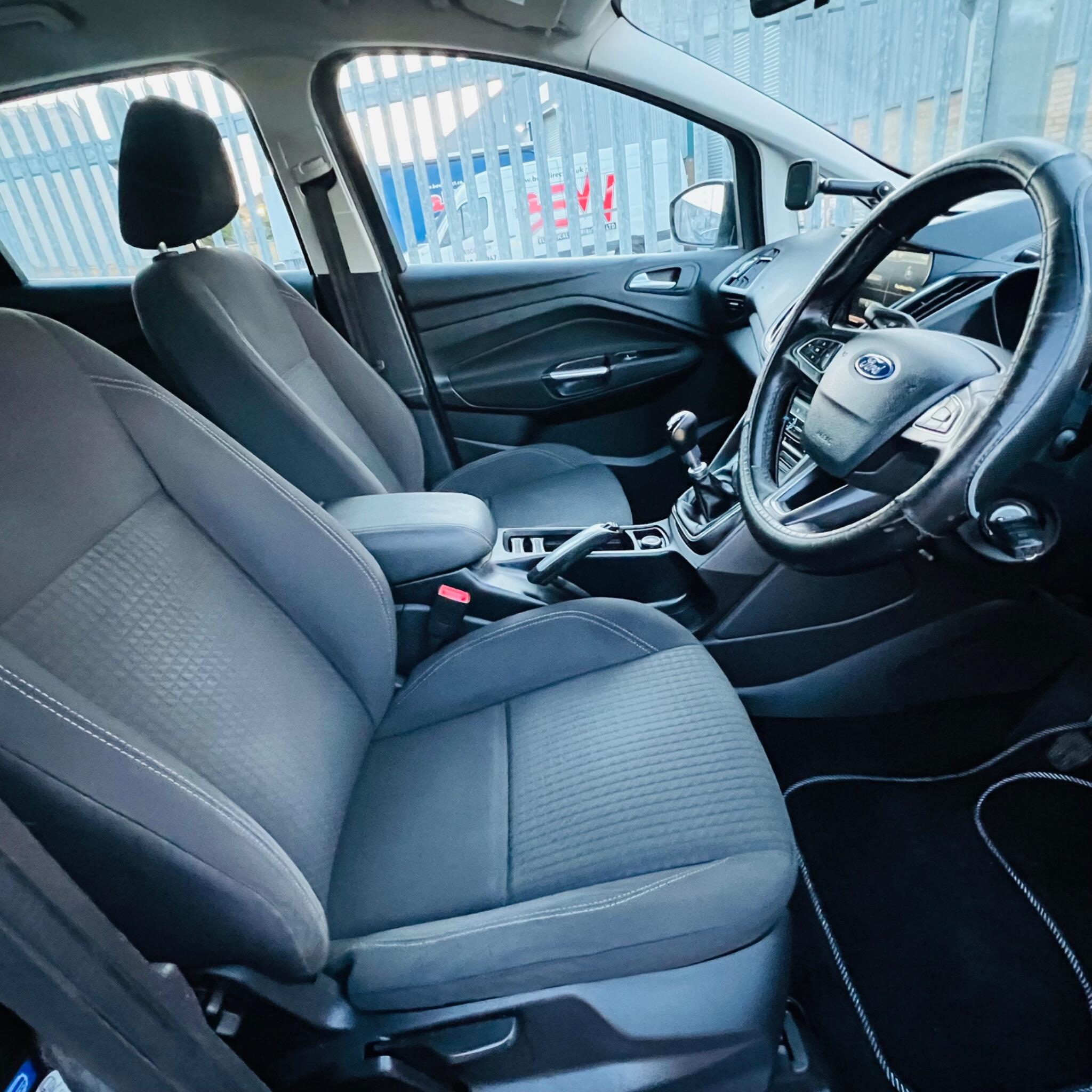 Ford C-Max view 16