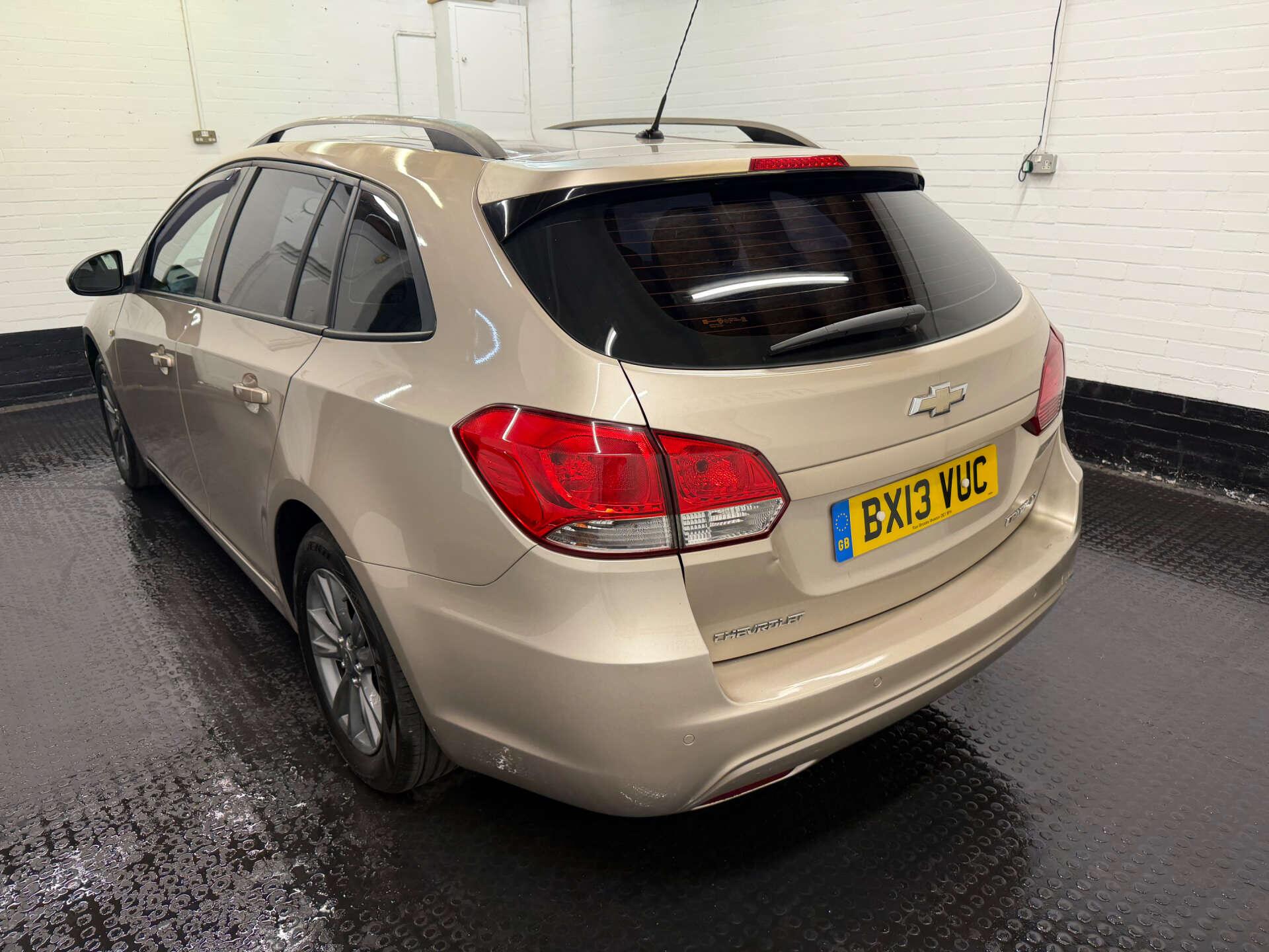 Chevrolet Cruze view 4