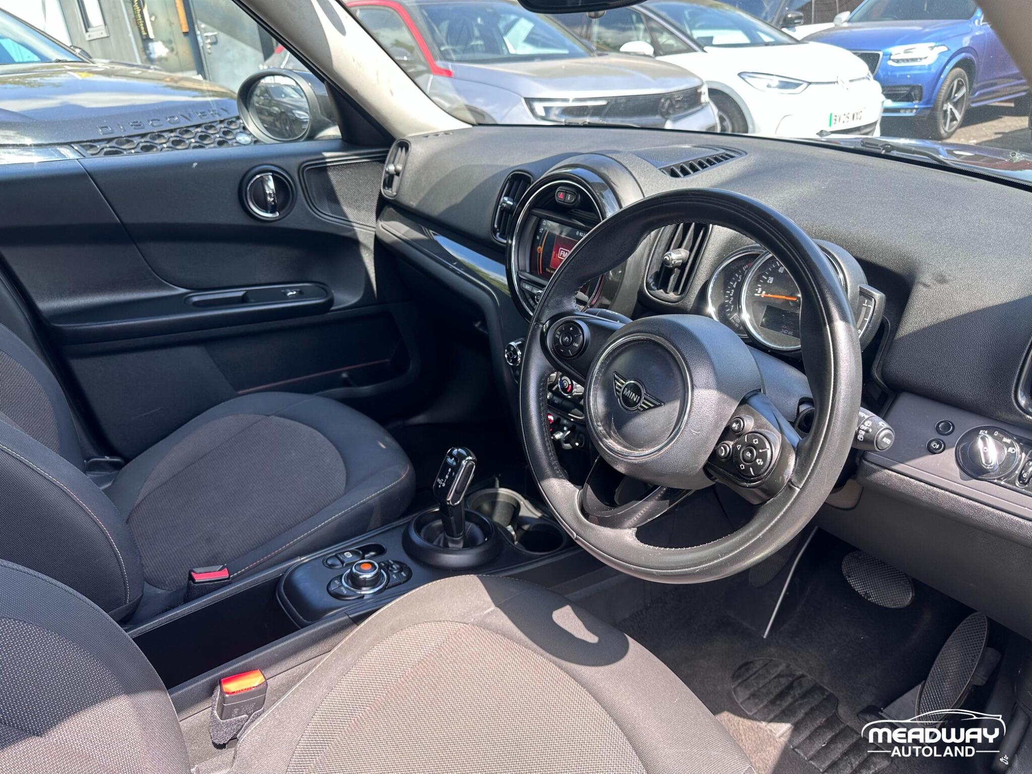 Mini Countryman view 18