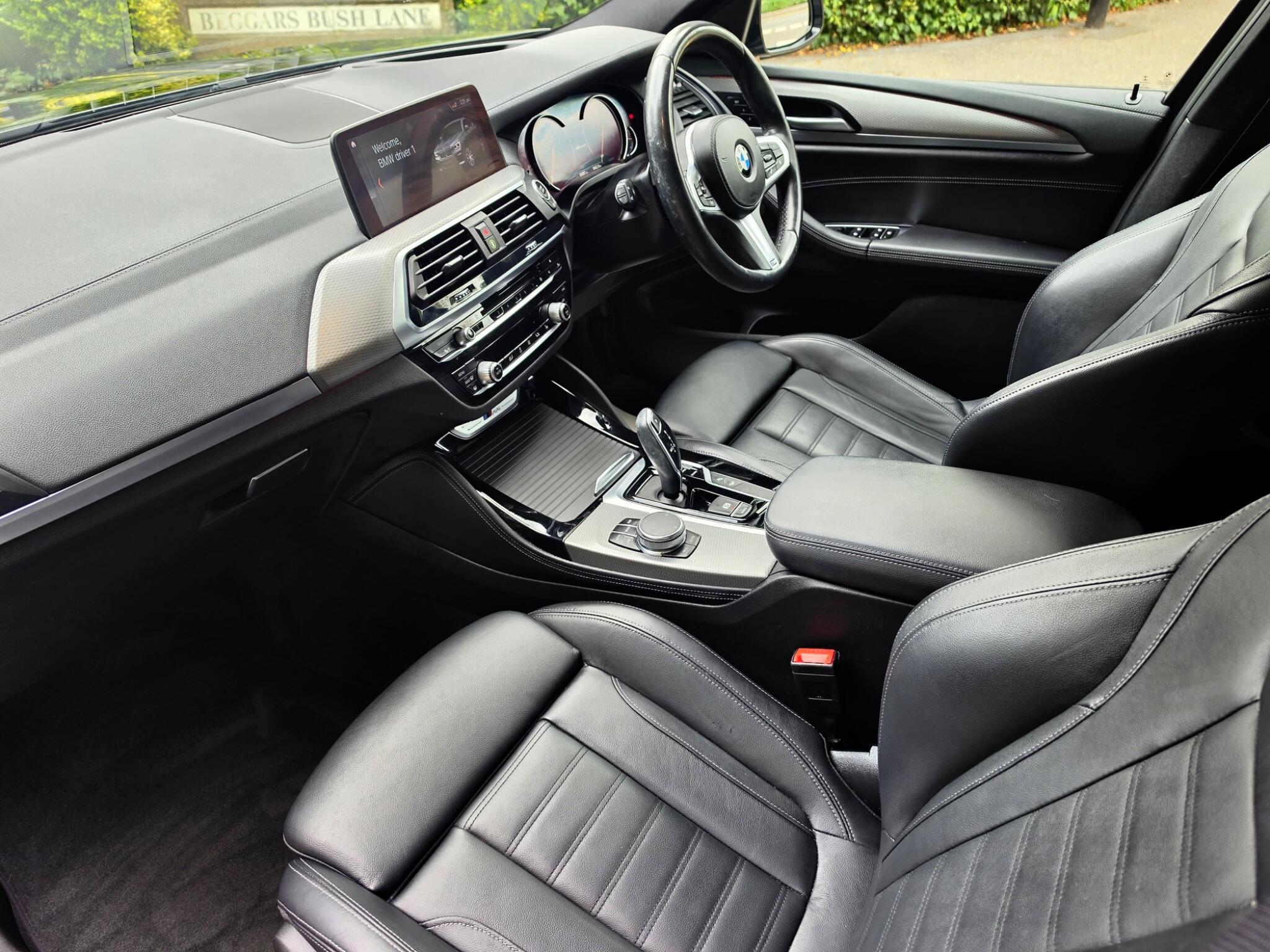 BMW X4 view 10