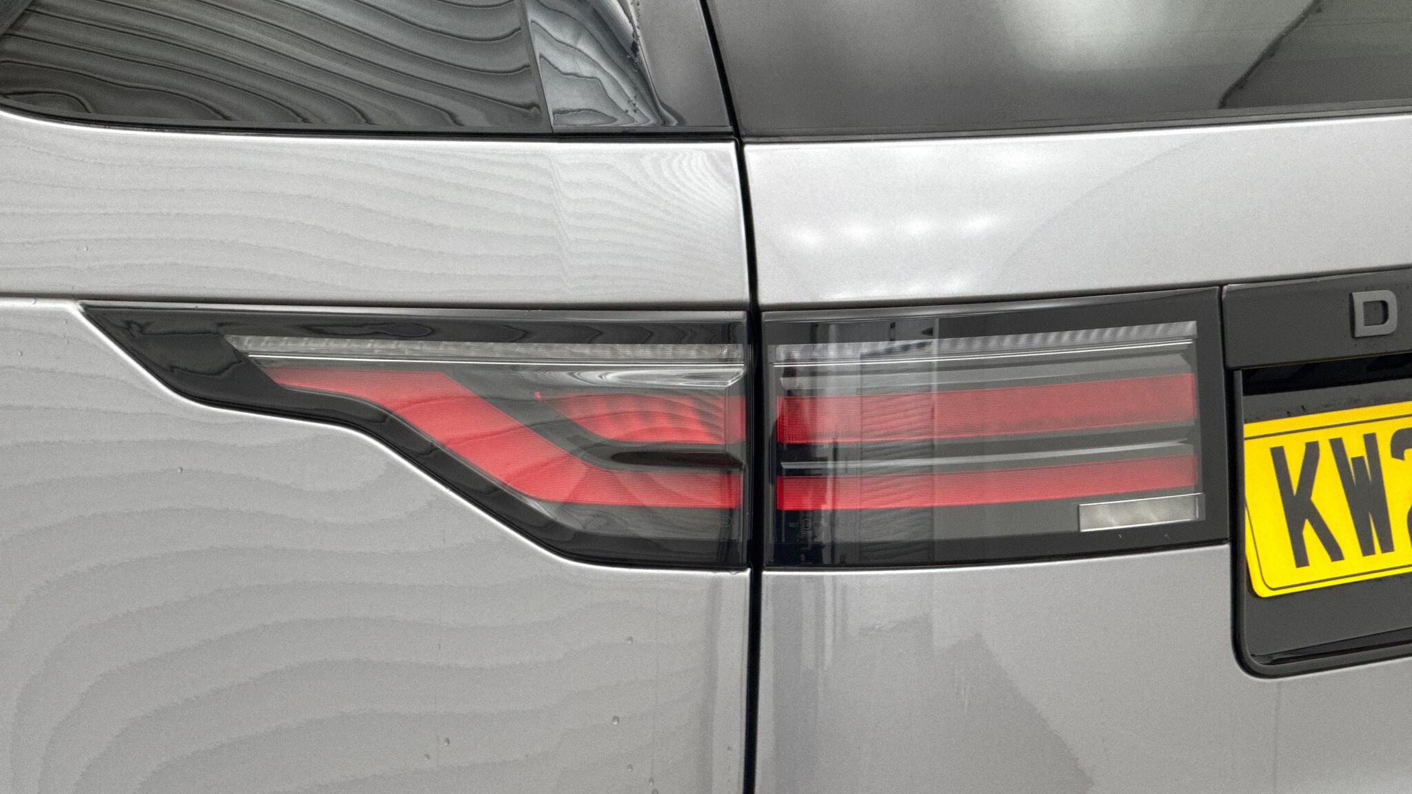 Land Rover Discovery view 19