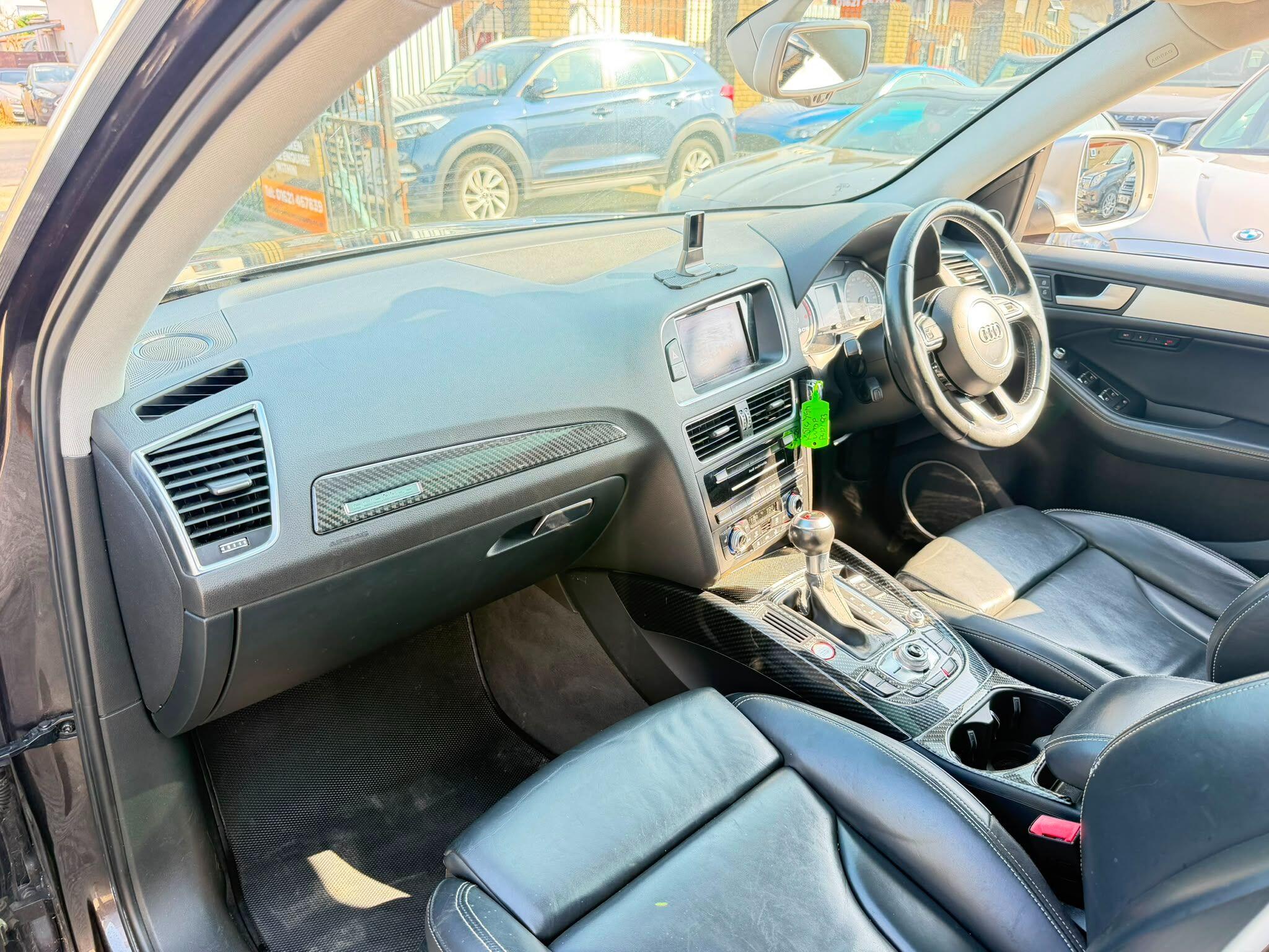 Audi SQ5 view 9