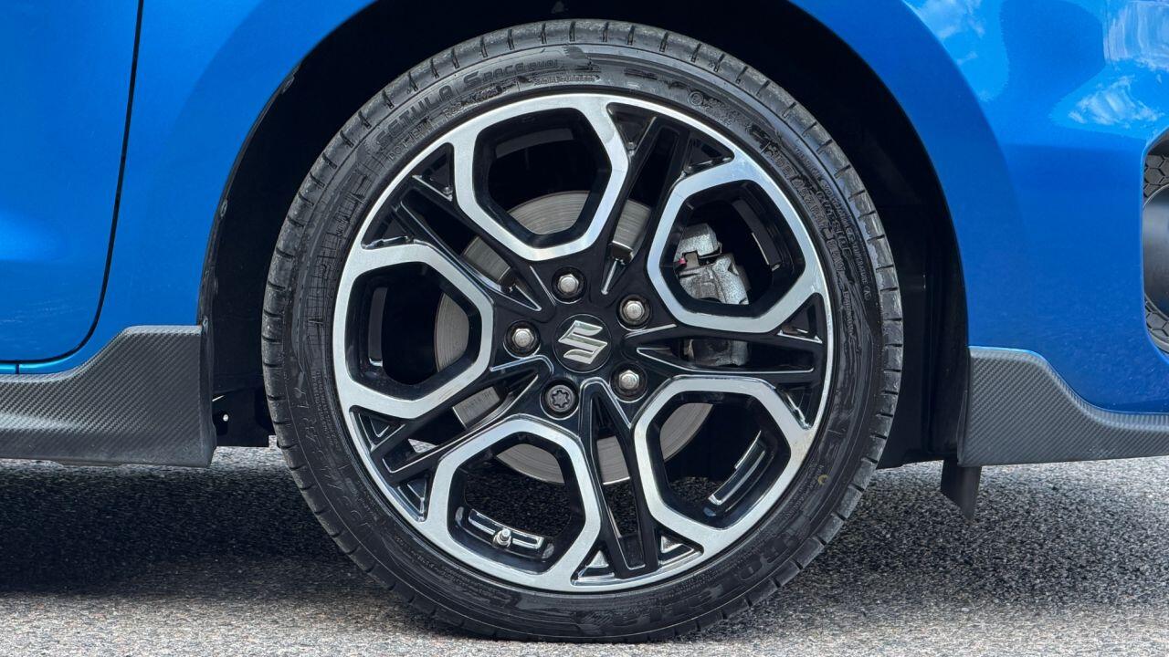 Suzuki Swift view 34