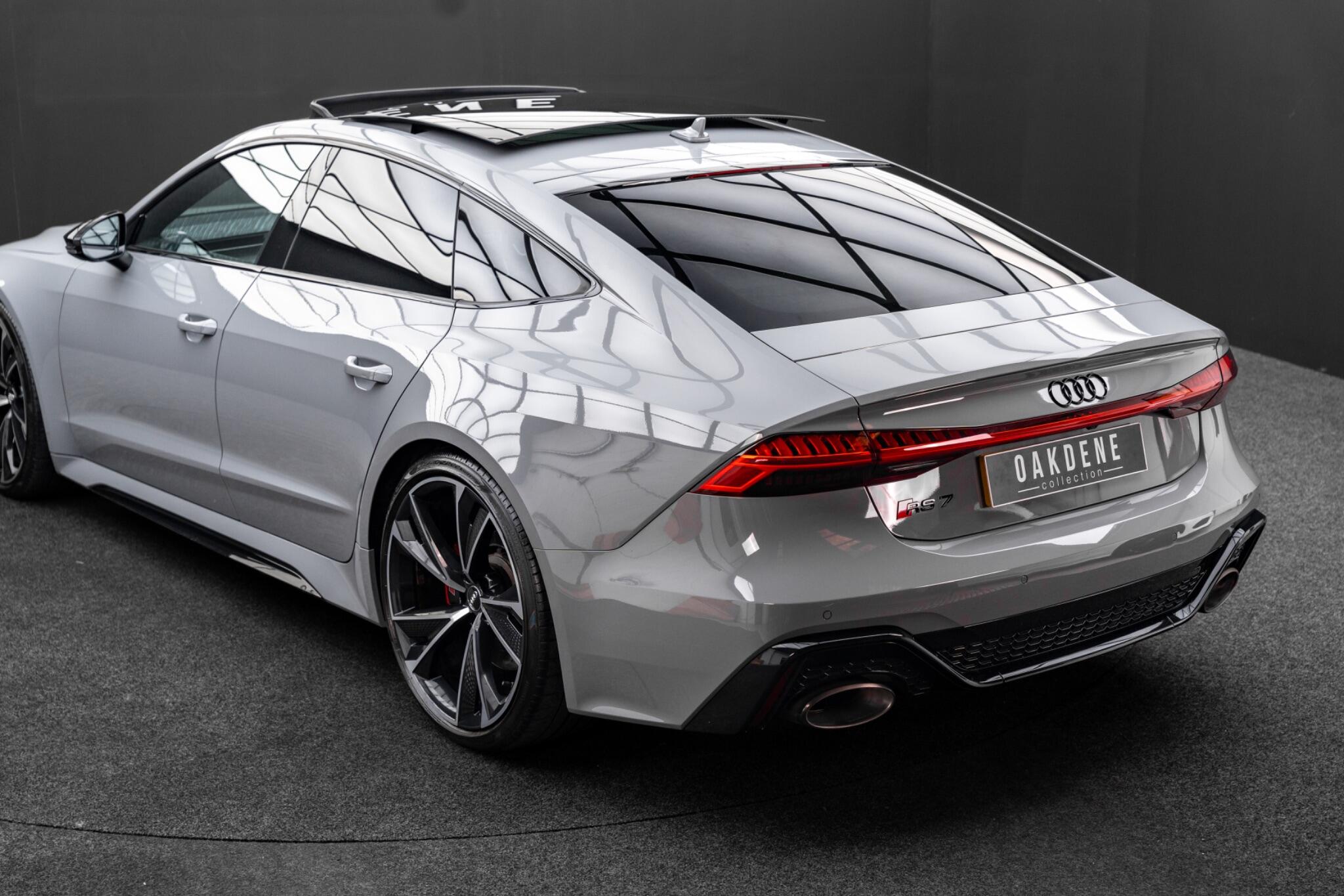 Audi RS7 view 16