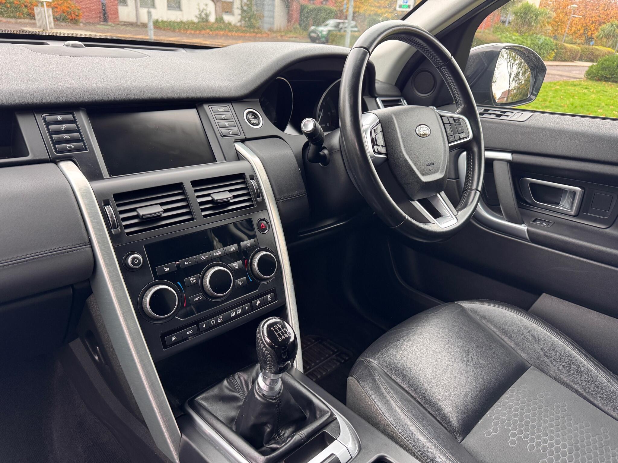 2016 Land Rover Discovery Sport 2.0 TD4 SE Tech 4WD Euro 6 (s/s) 5dr (5 Seat) • 100,000 miles image 2