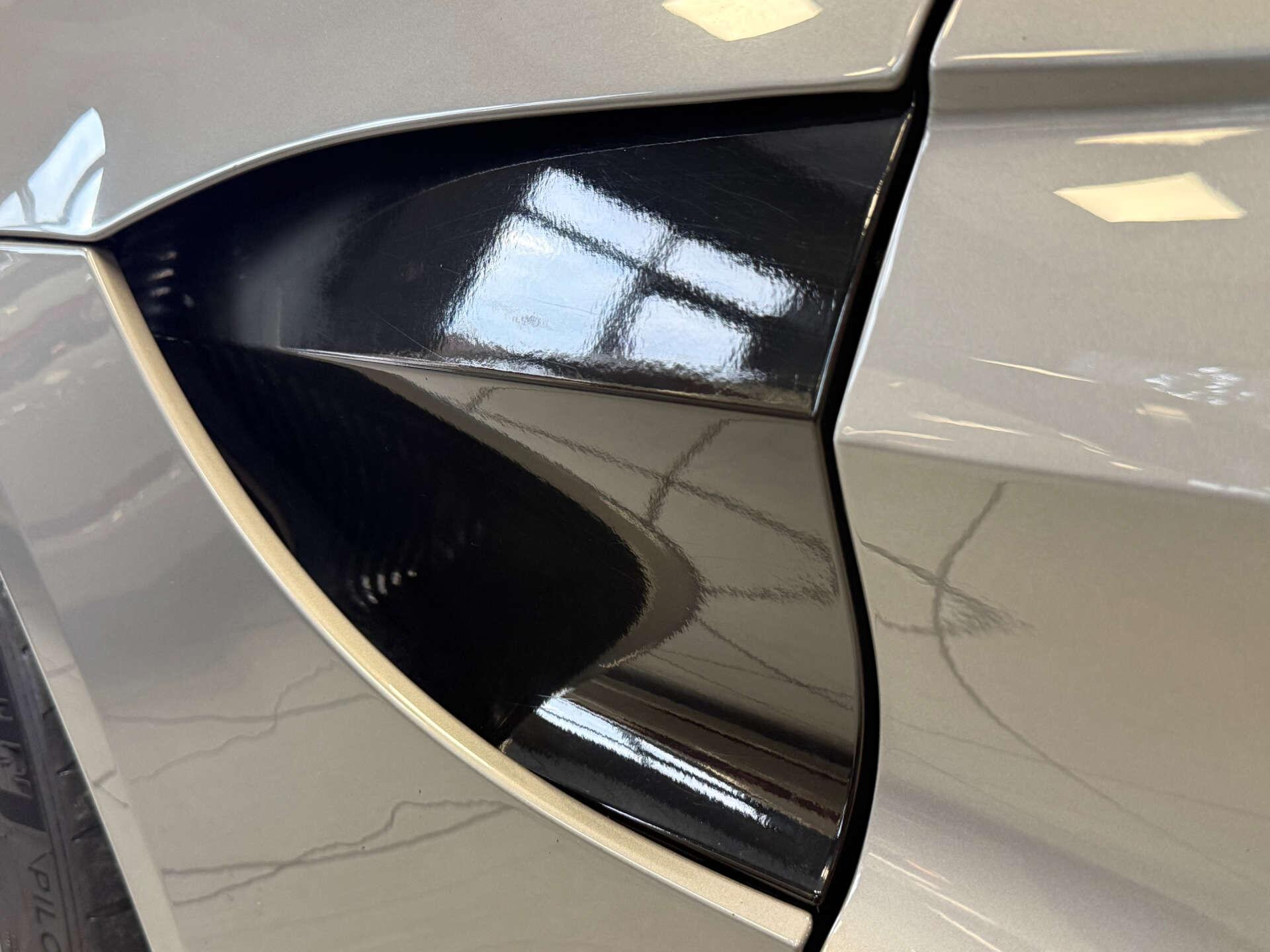 Aston Martin Vantage view 29