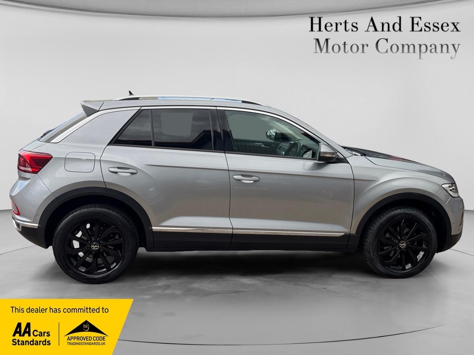 Volkswagen T-Roc view 7