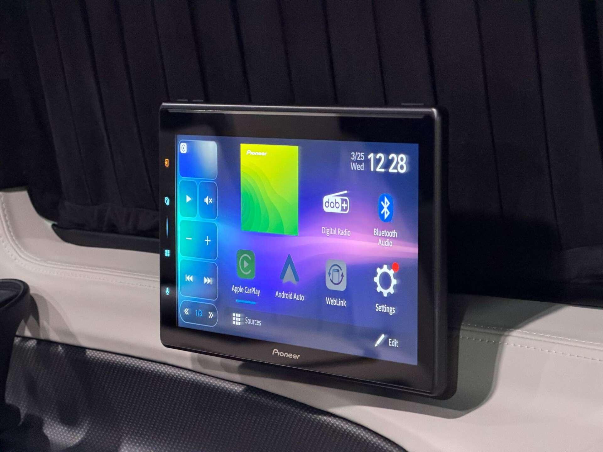 Mercedes-Benz V Class view 33