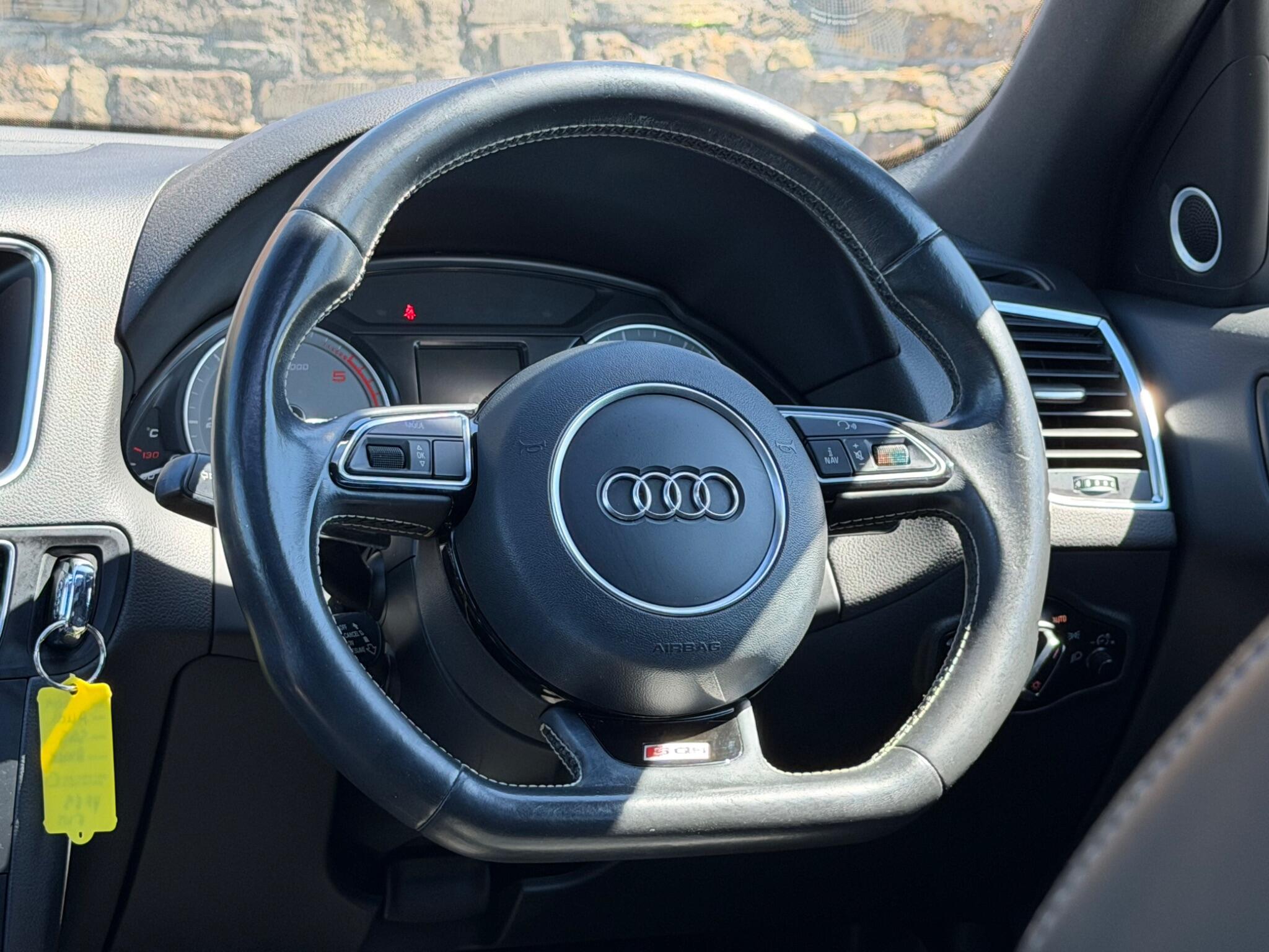 Audi SQ5 view 26