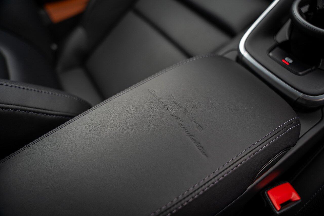 Porsche 911 view 57