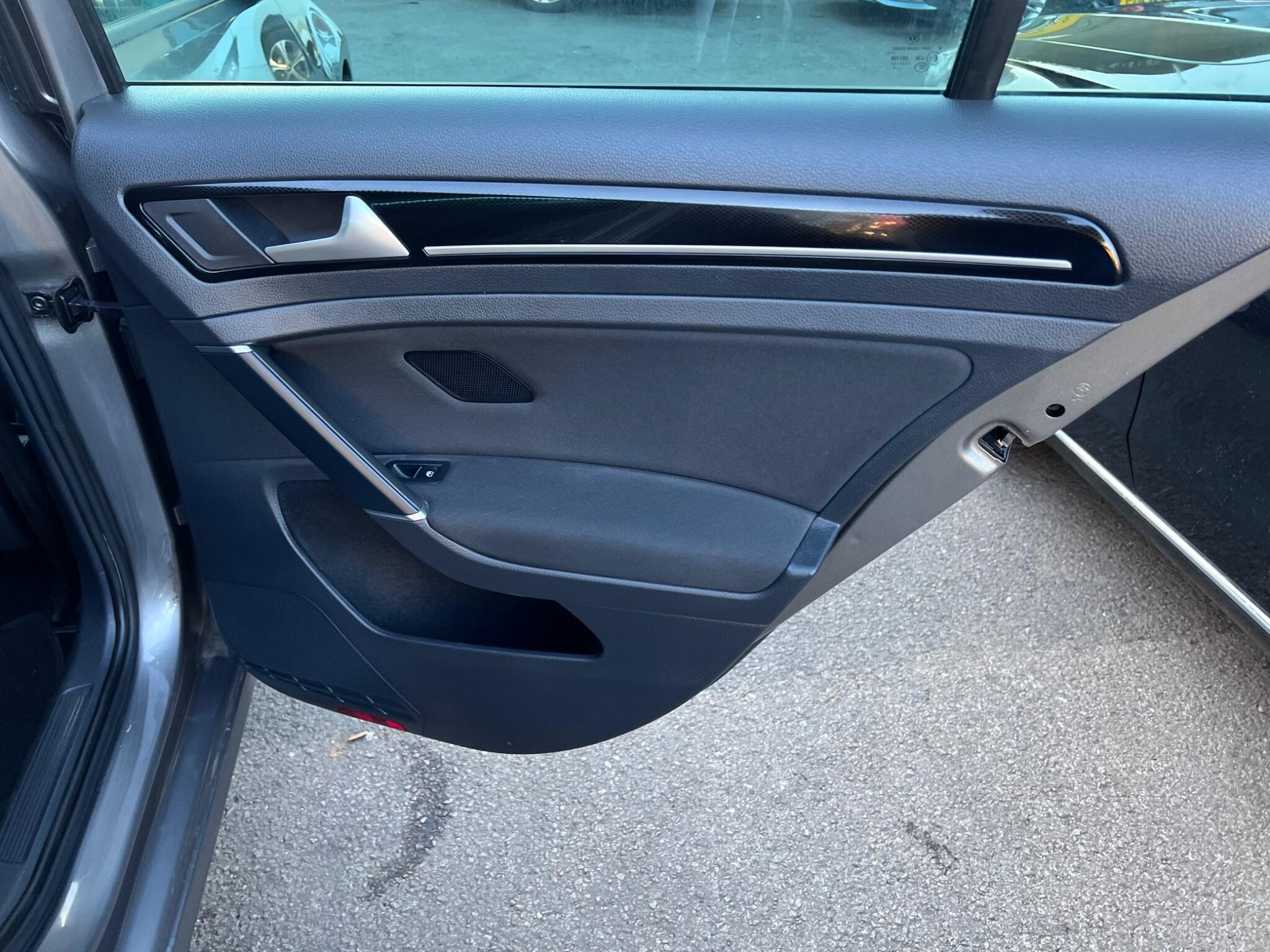 Volkswagen Golf view 27