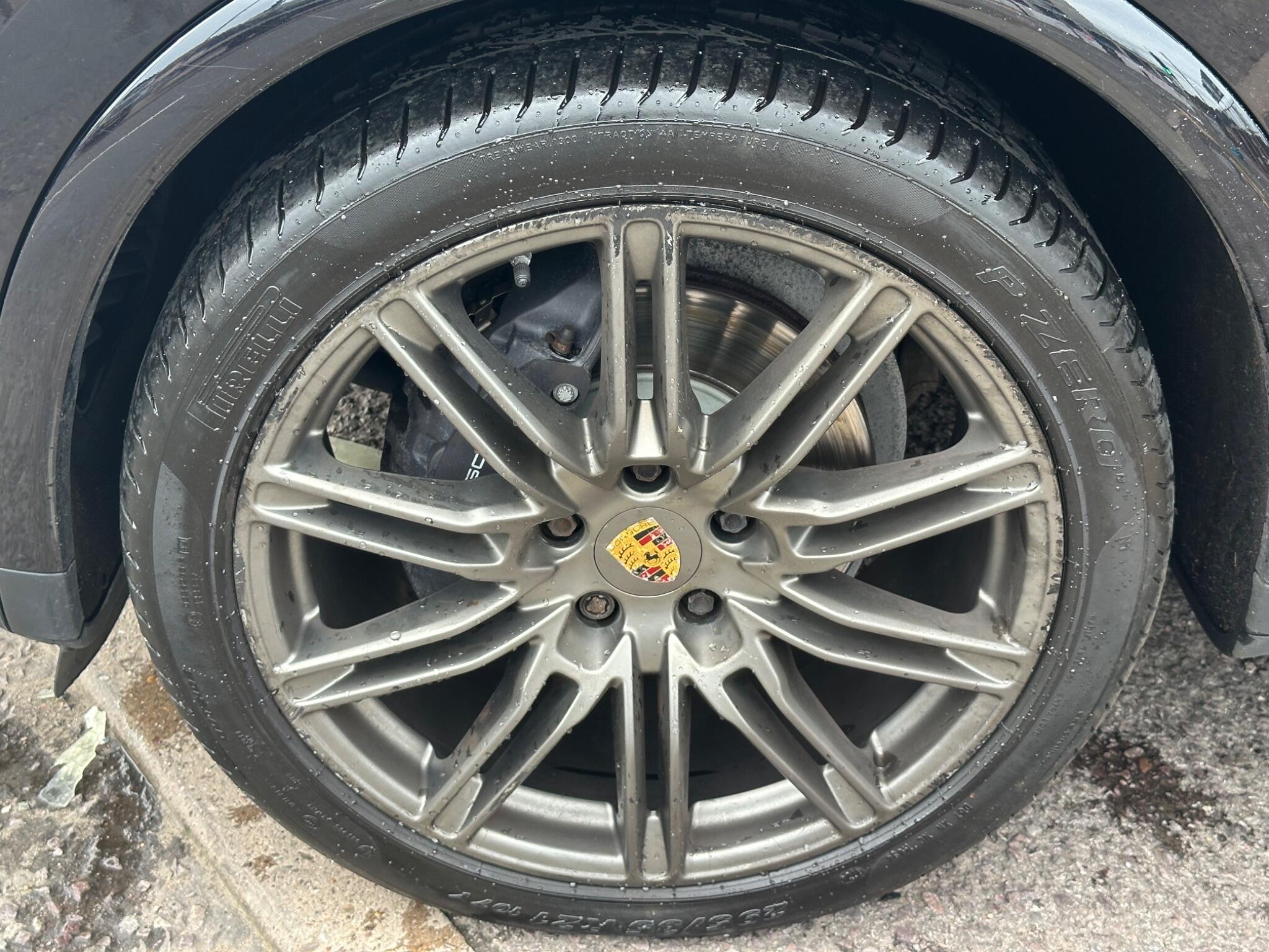 Porsche Cayenne view 7