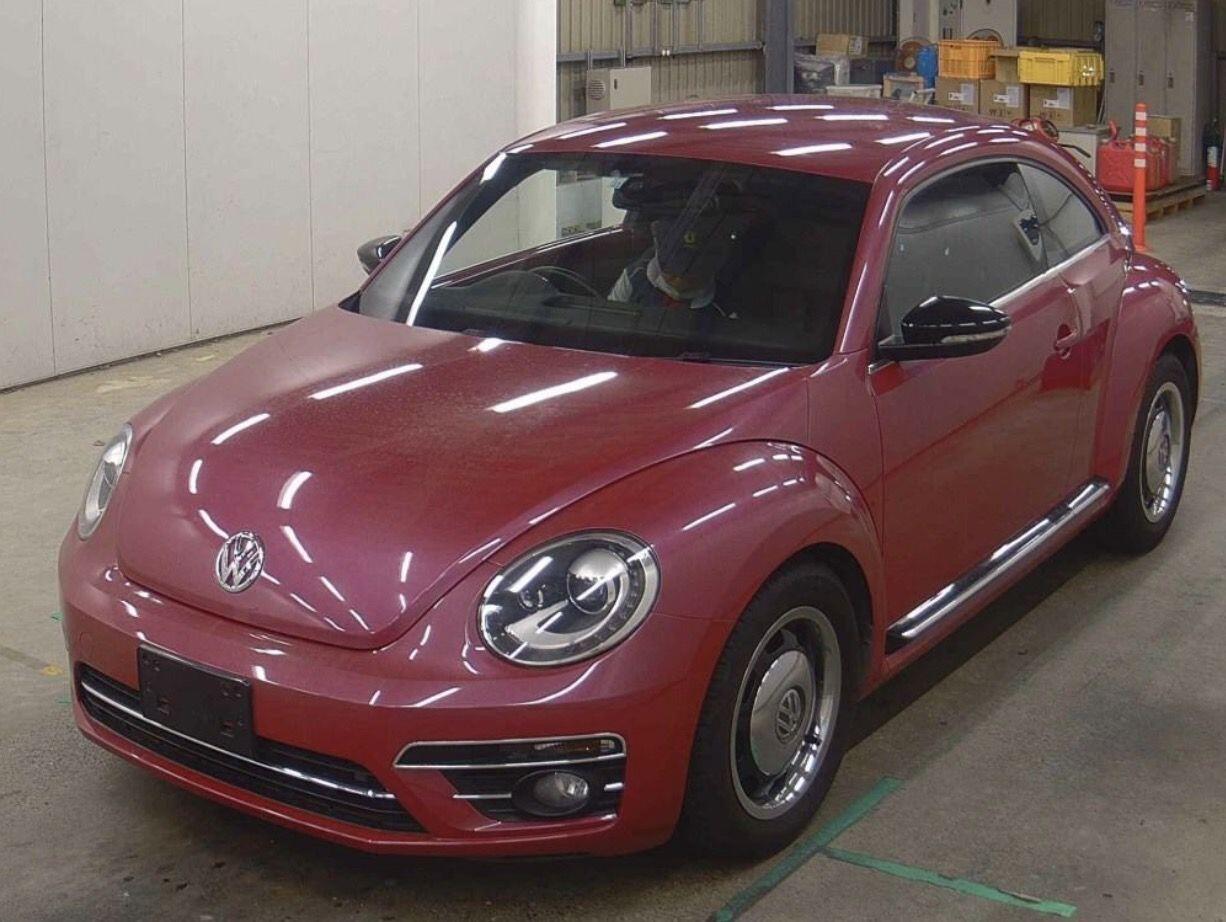 Volkswagen Beetle view 2