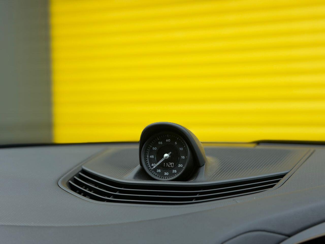 Porsche Taycan view 8