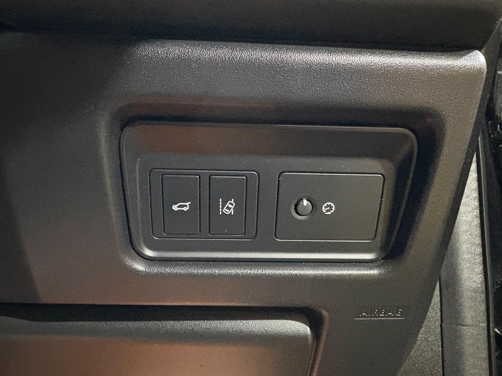 Land Rover Discovery Sport view 29