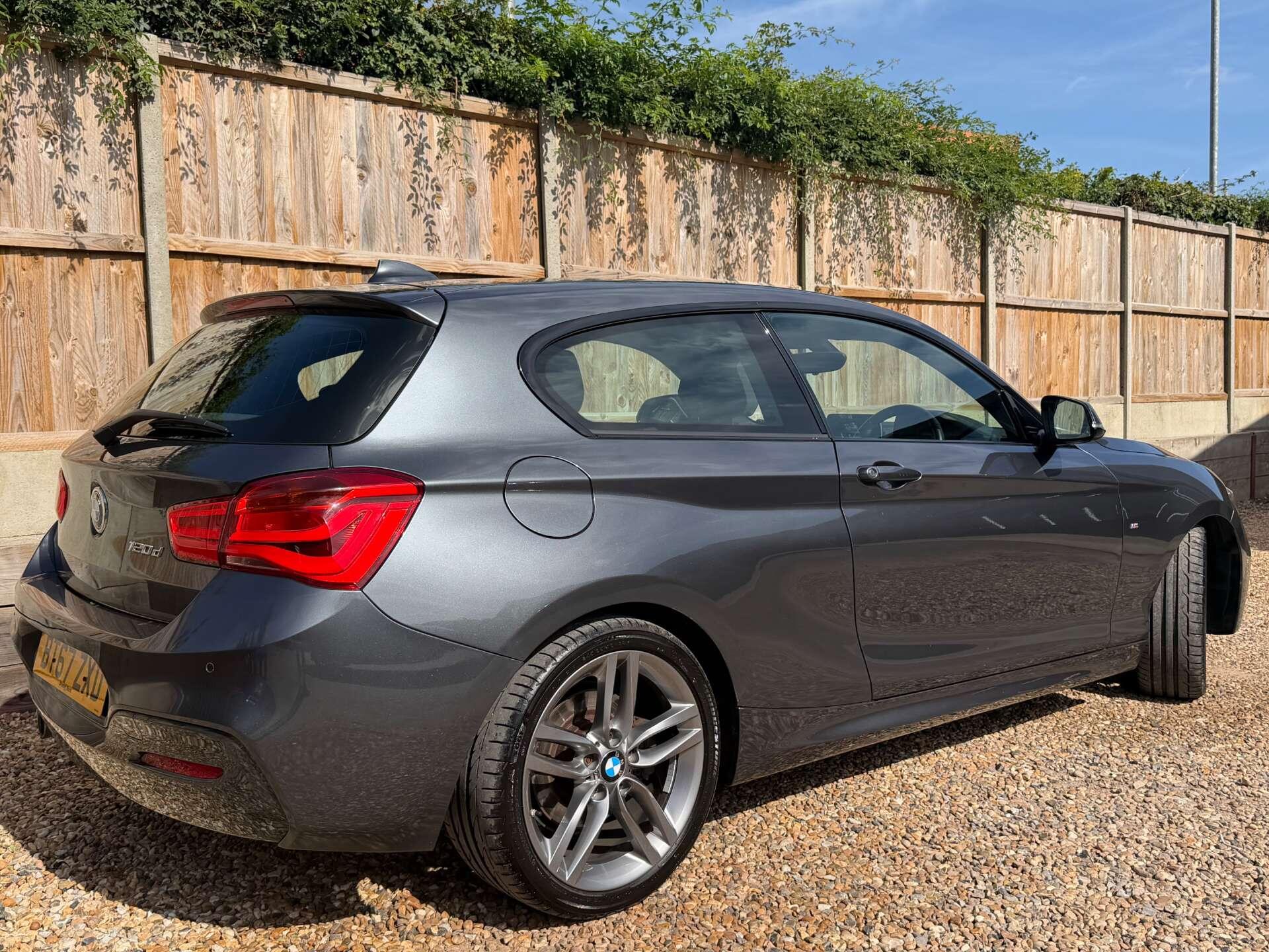 BMW 1 Series view 14