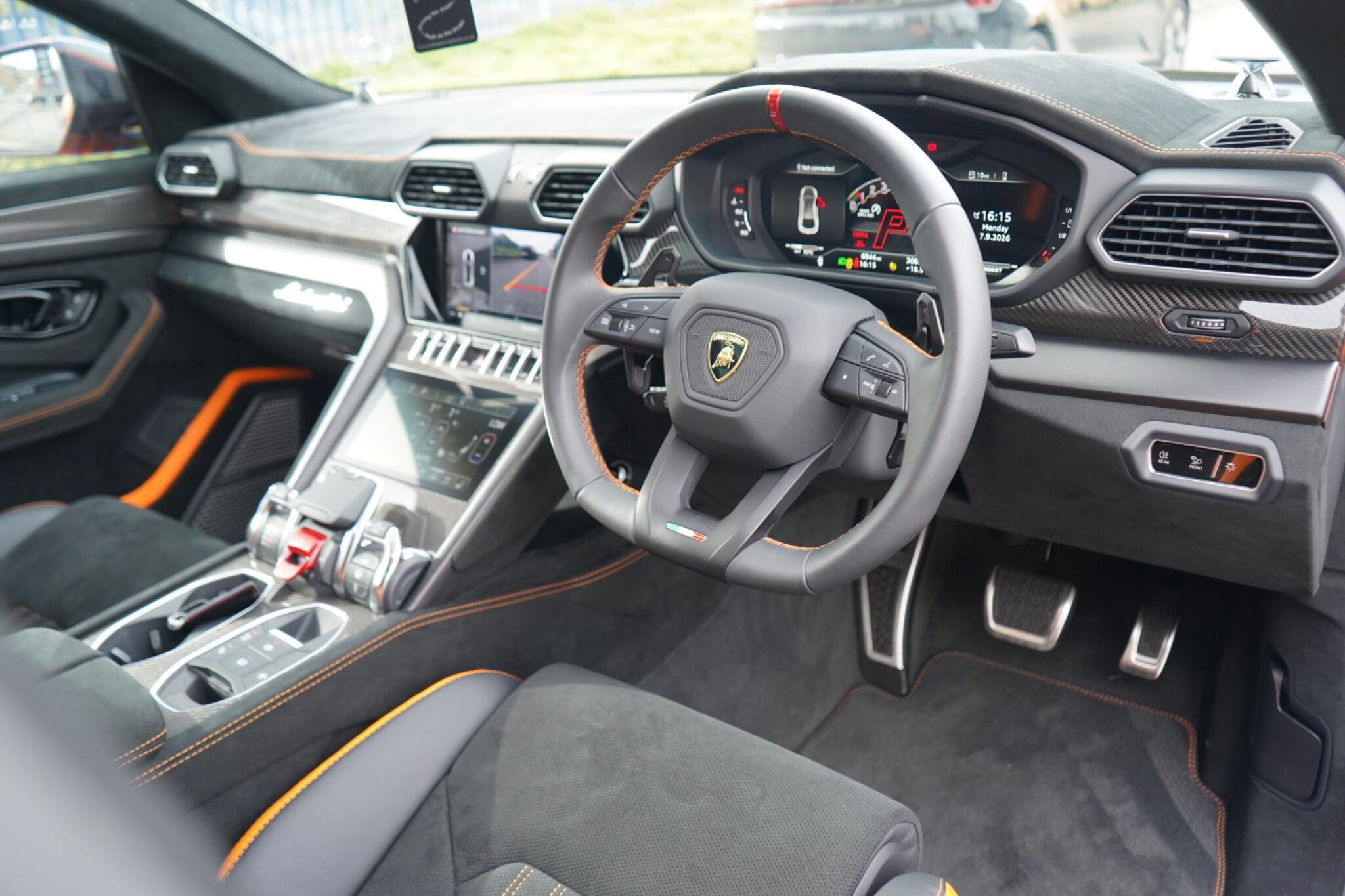 Lamborghini Urus view 21