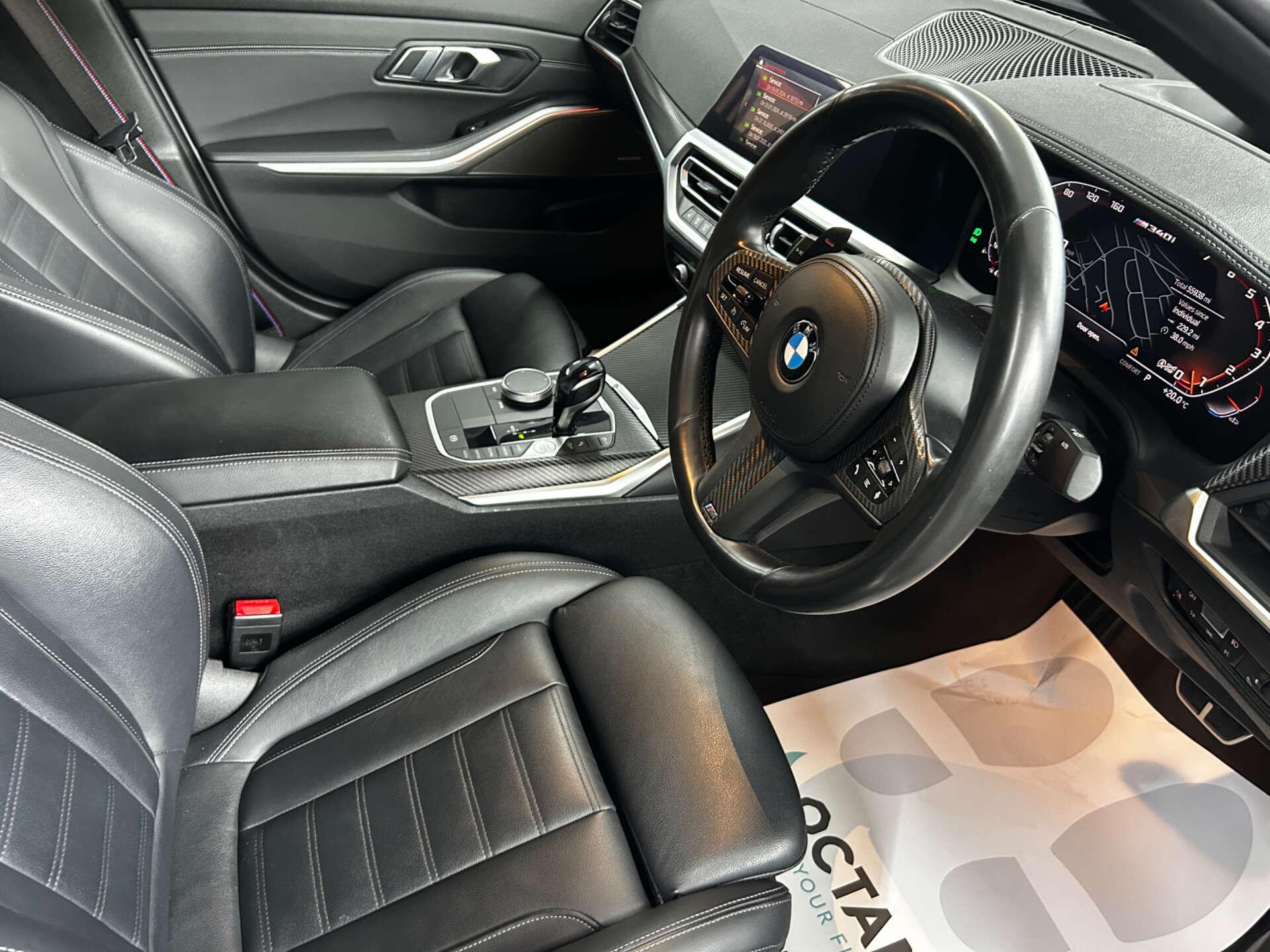 BMW 3 Series view 35
