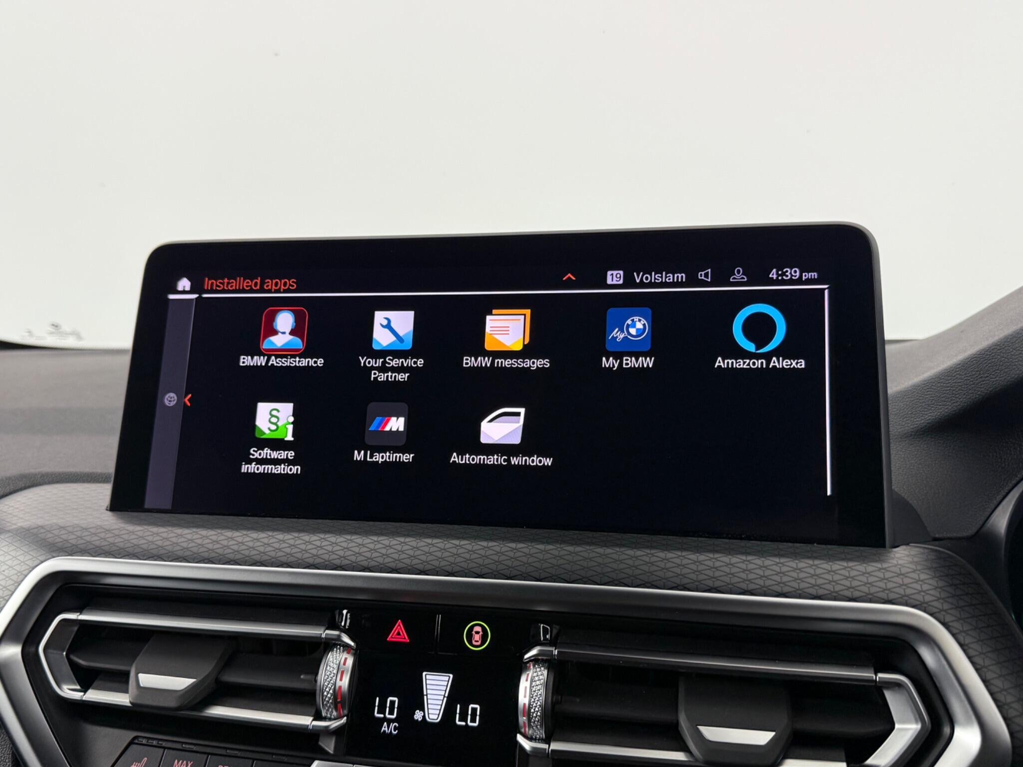 BMW X4 view 30