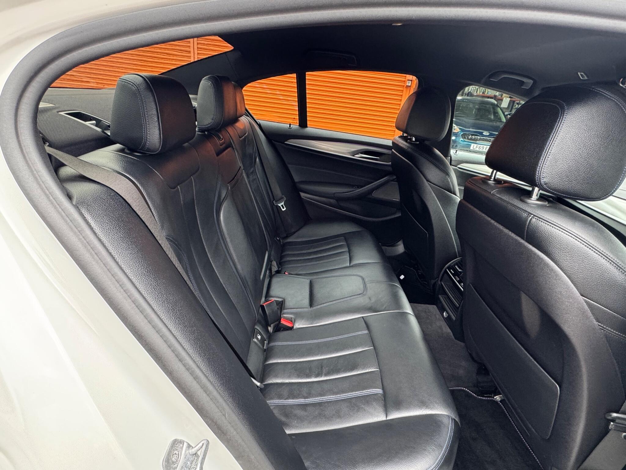 BMW 5 Series view 12
