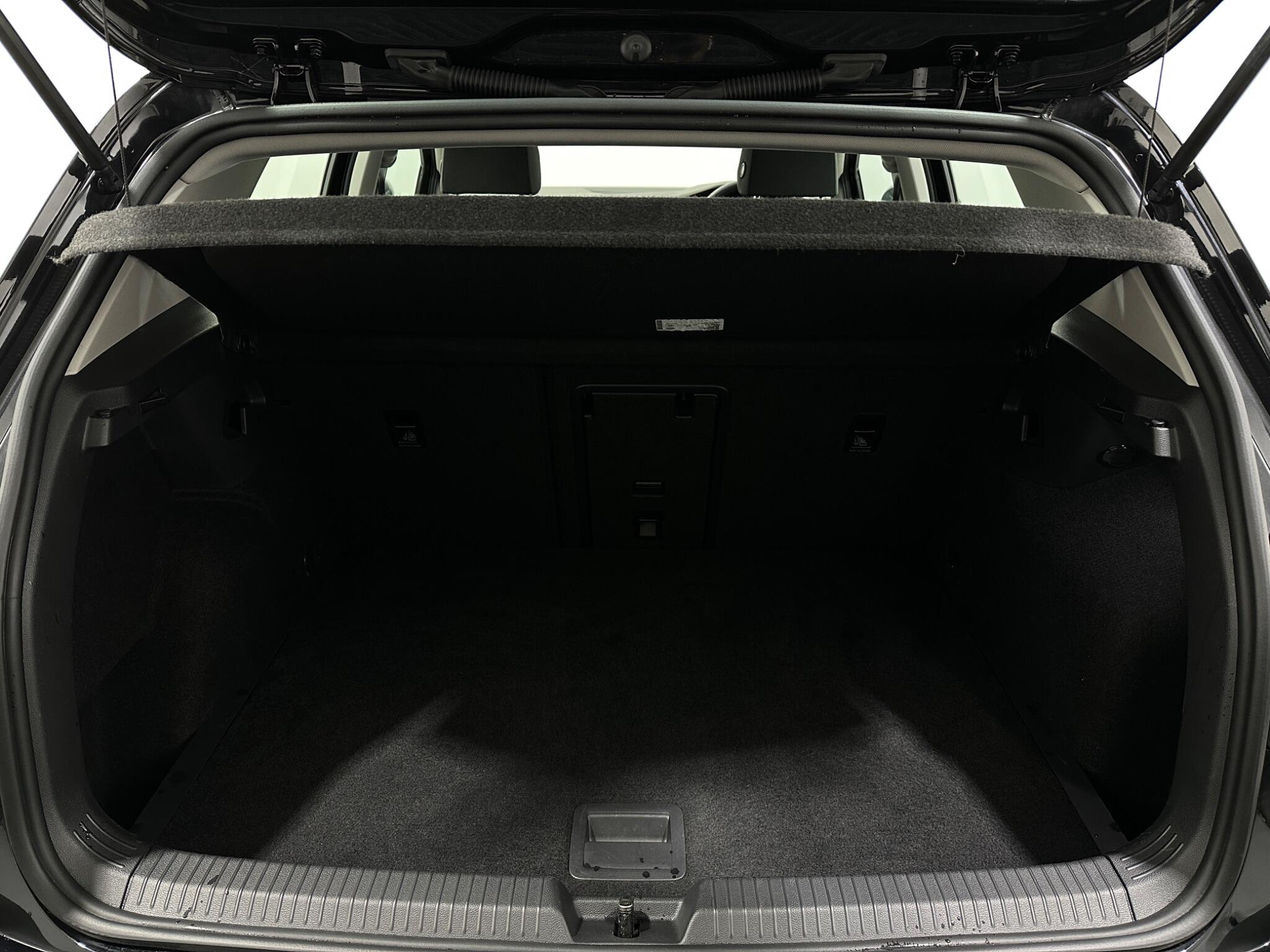 Volkswagen Golf view 47