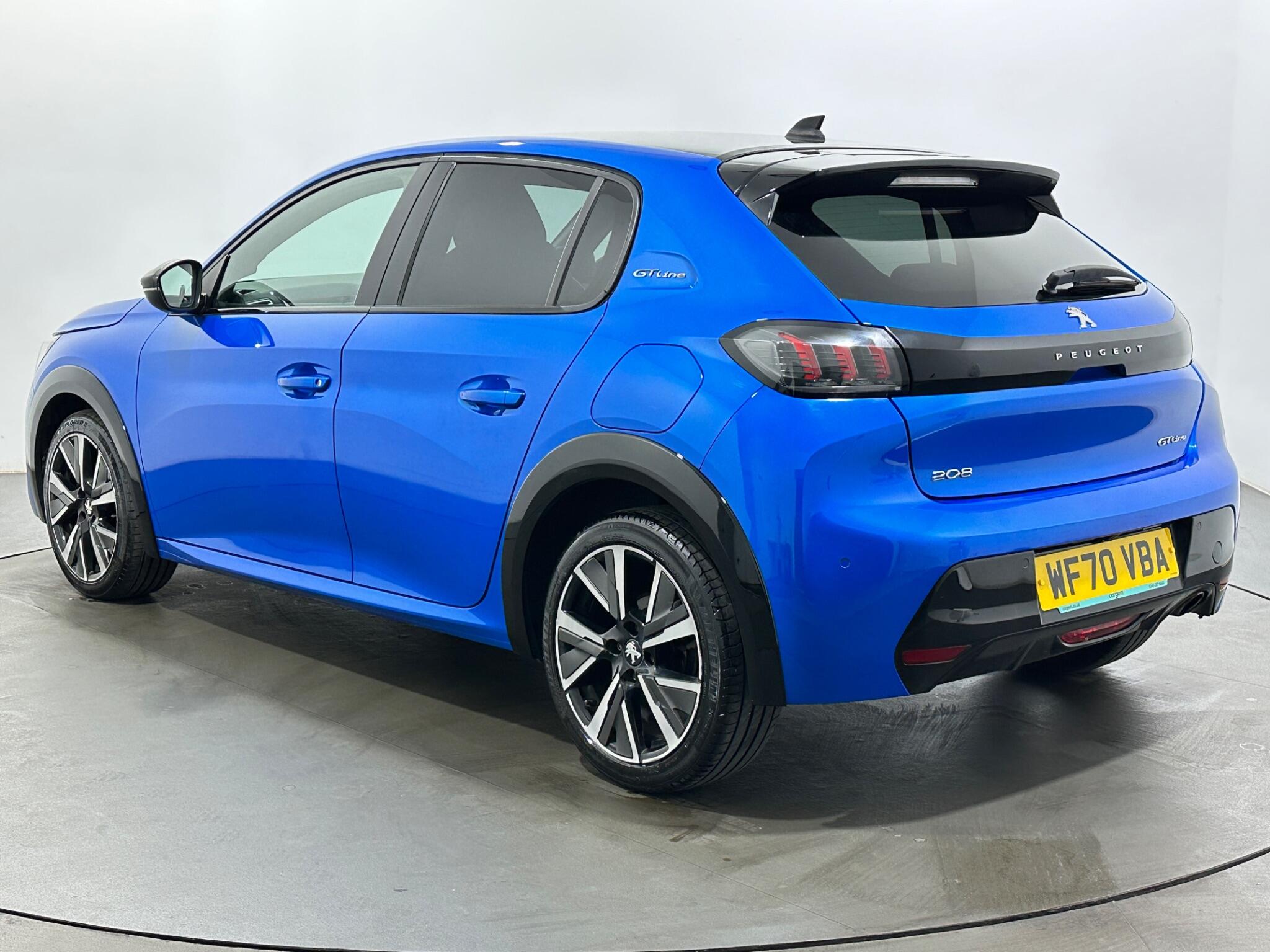 Peugeot 208 view 6