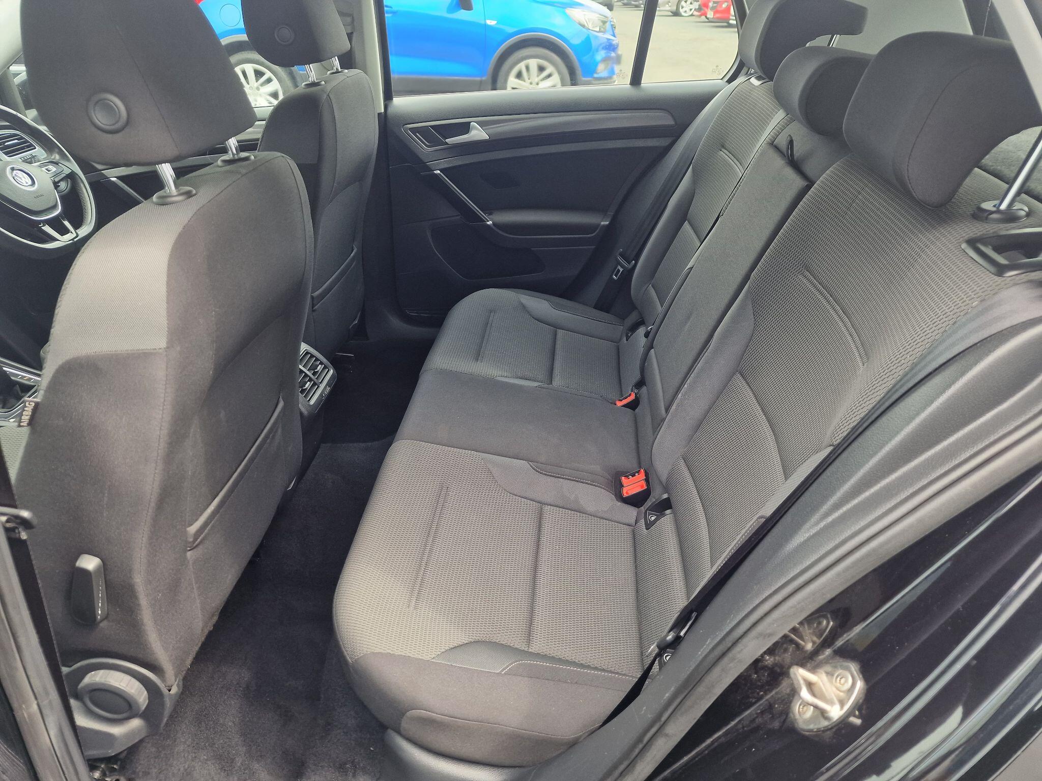 Volkswagen Golf view 29