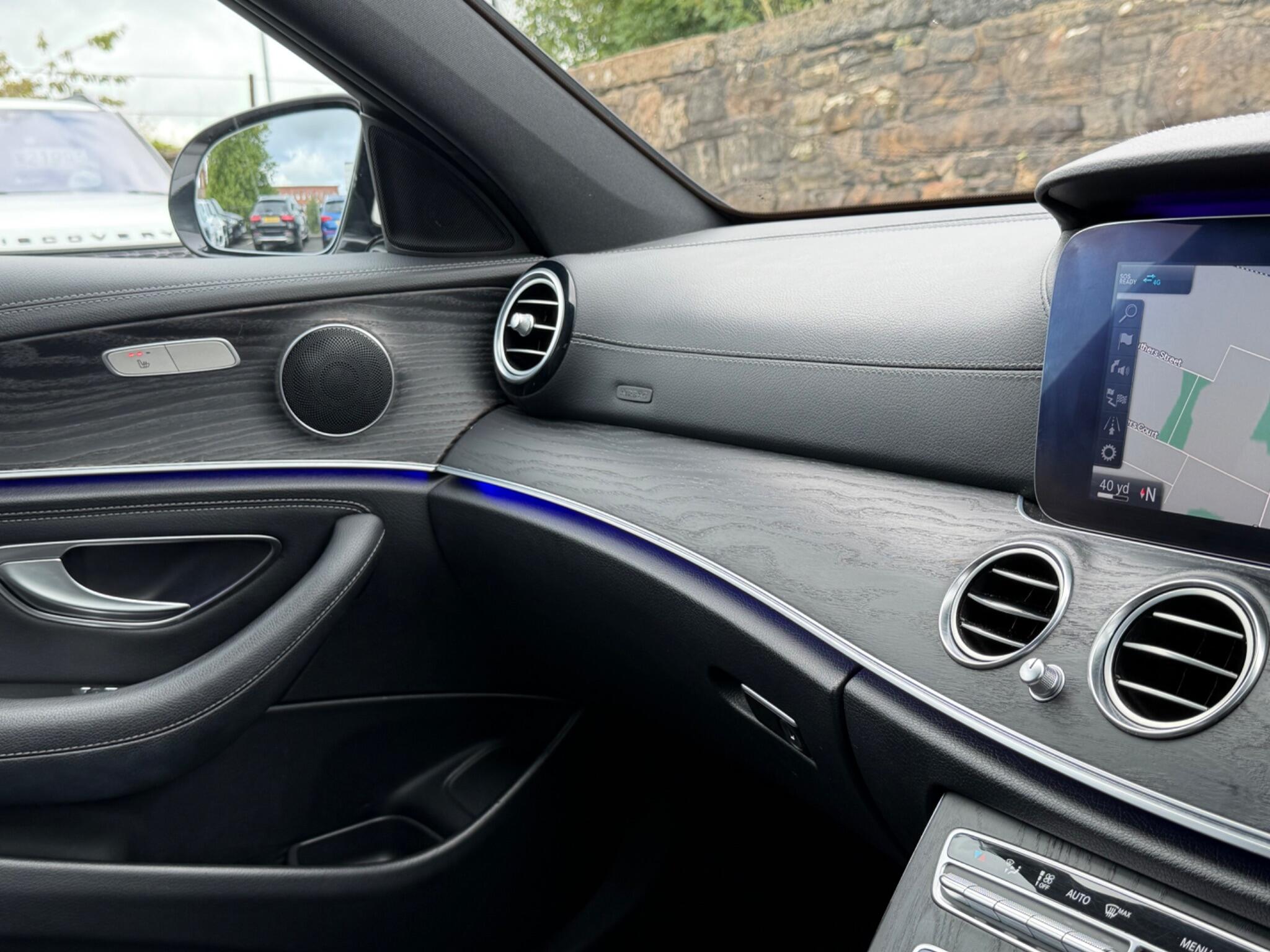 Mercedes-Benz E-Class view 44
