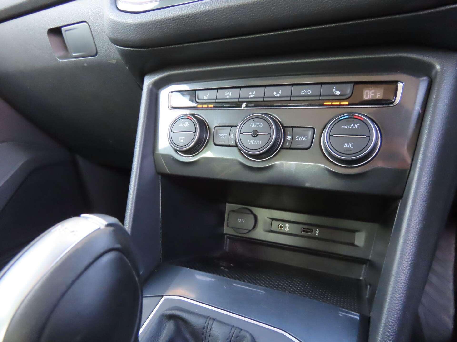 Volkswagen Tiguan view 11