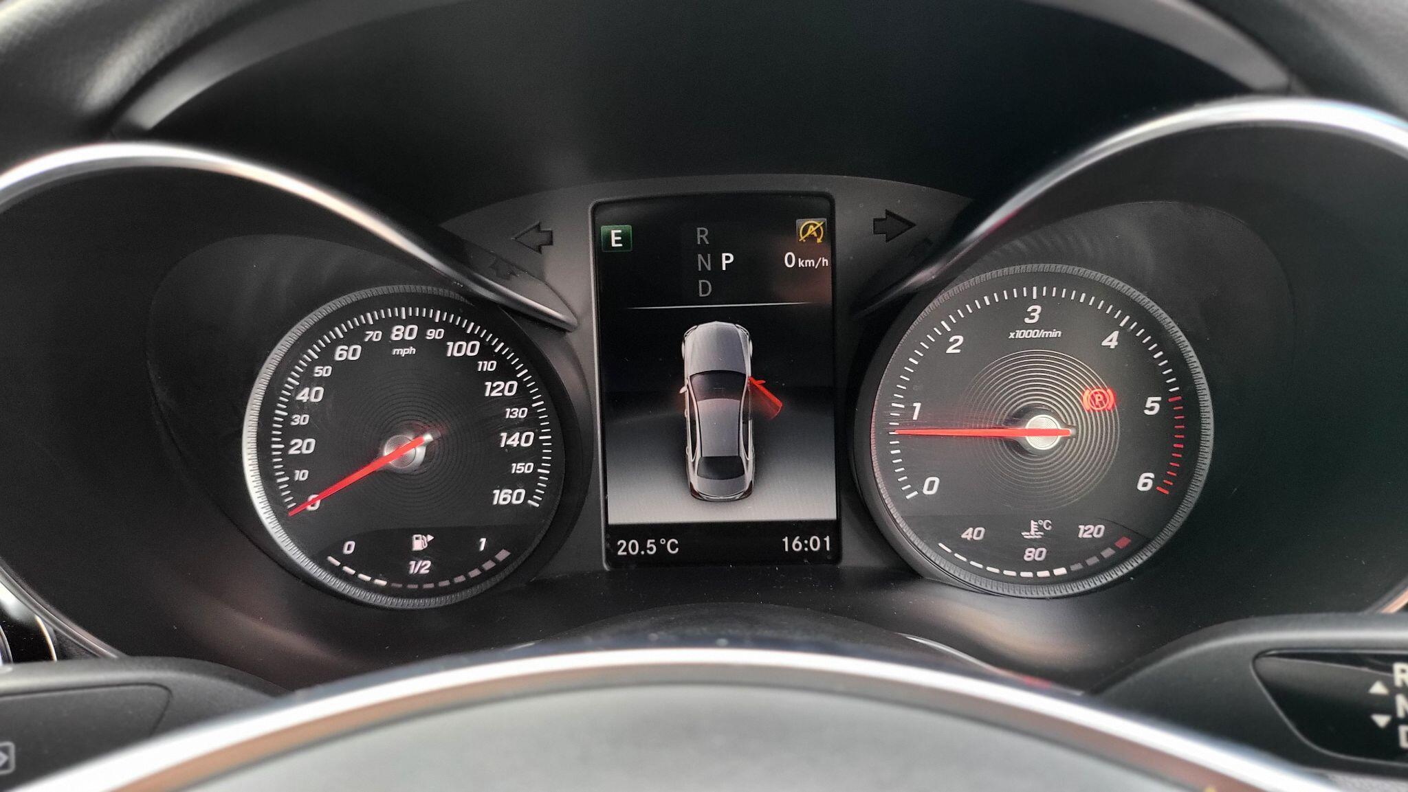 Mercedes-Benz C-Class view 27