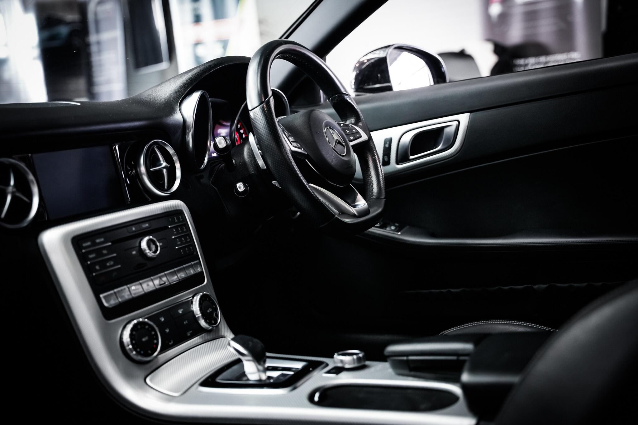 Mercedes-Benz SLC view 3