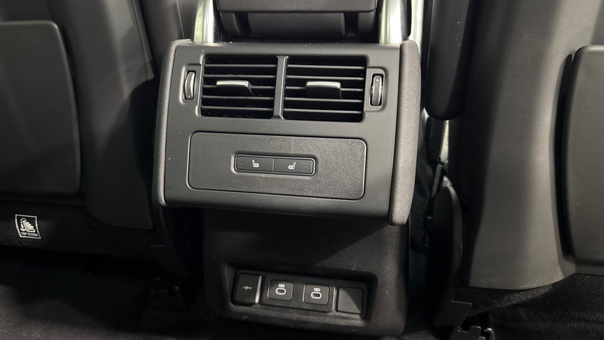 Land Rover Discovery view 18