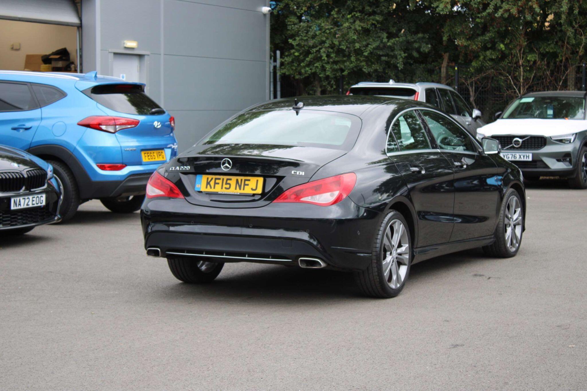 Mercedes-Benz Cla view 3