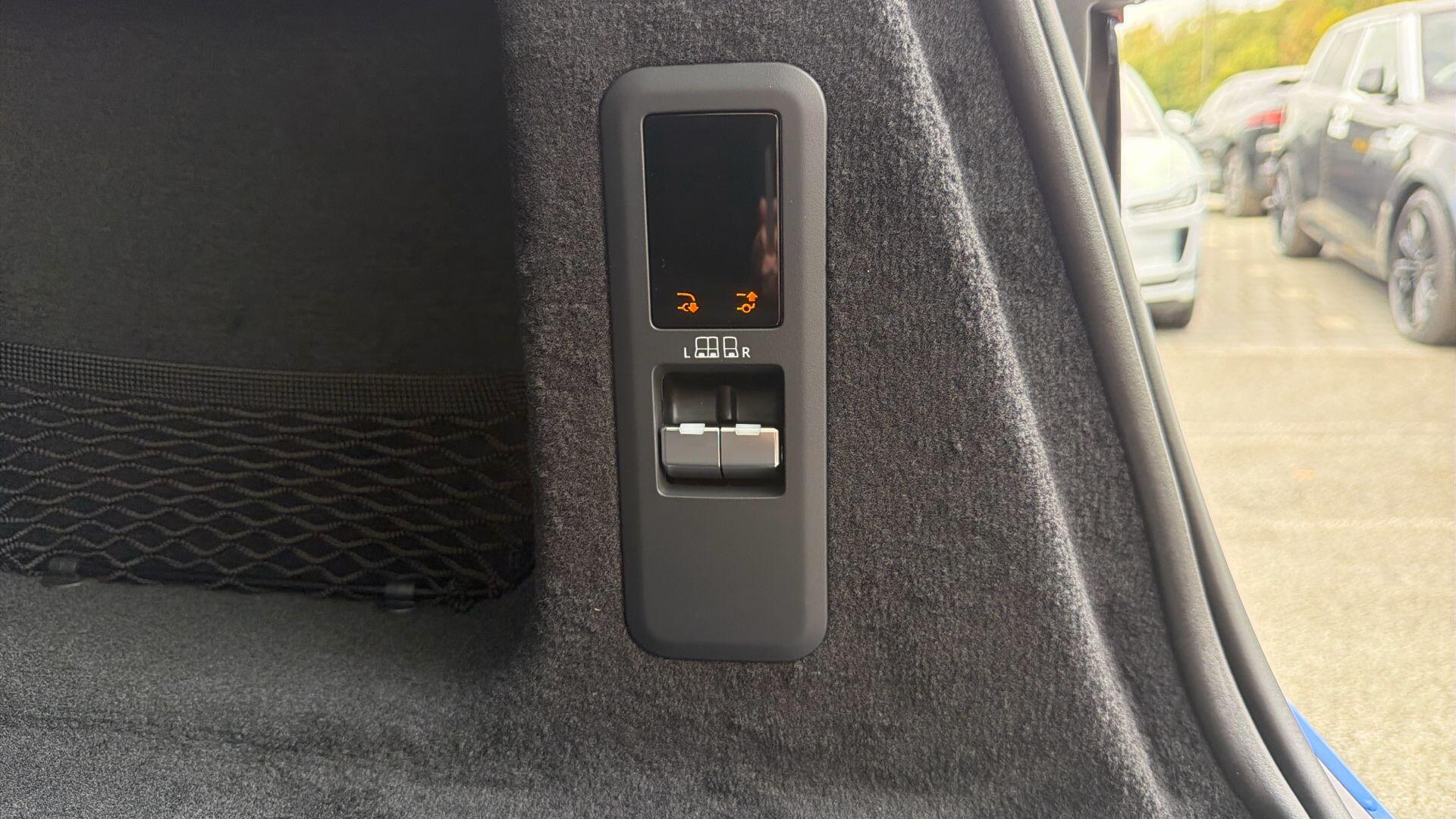 Land Rover Range Rover Sport view 10