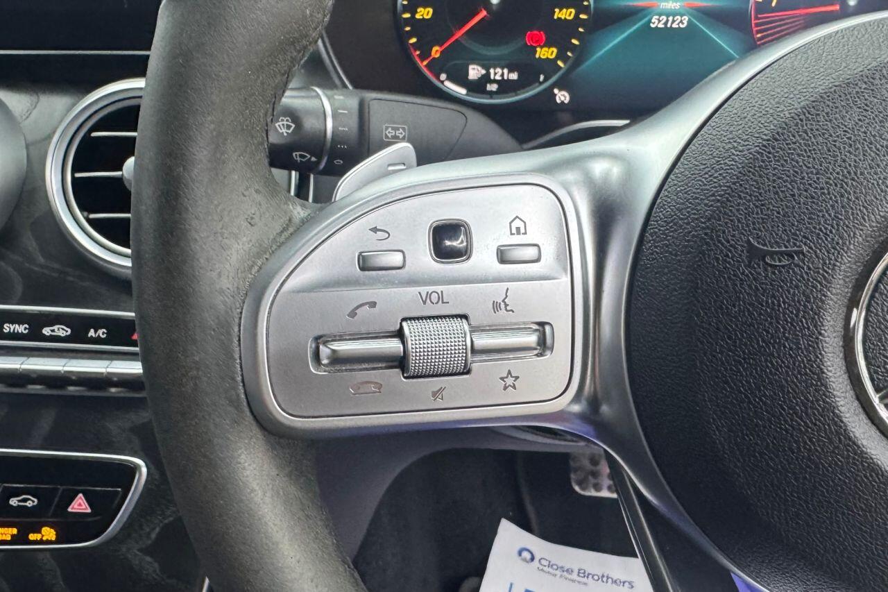 Mercedes-Benz C-Class view 23