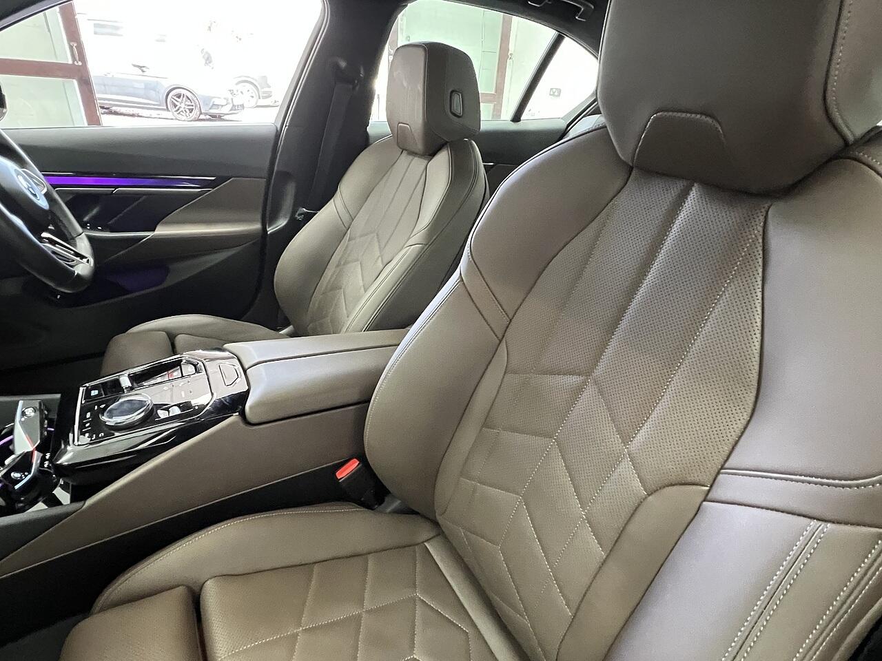 BMW I5 view 20
