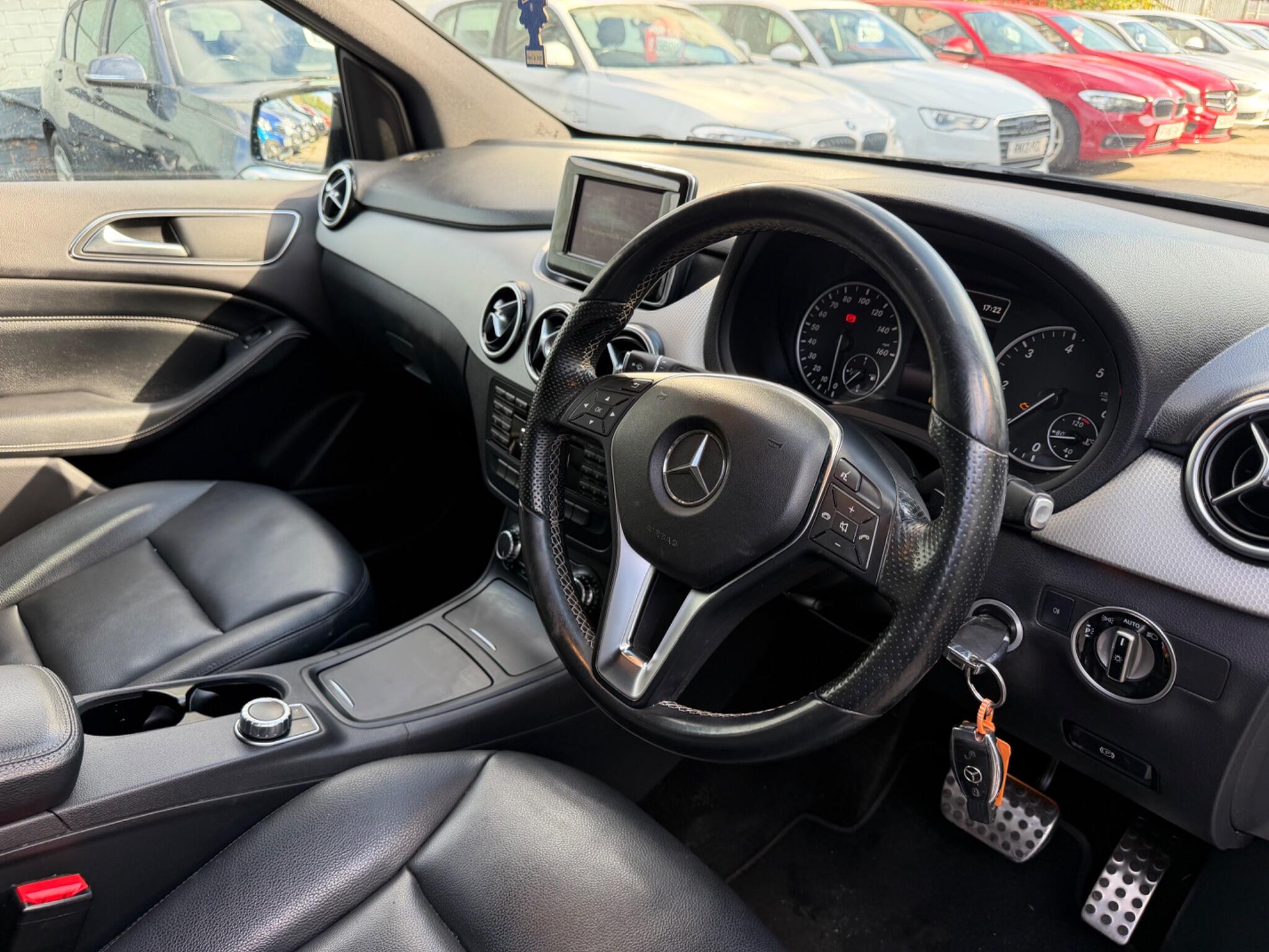 Mercedes-Benz B-Class view 11