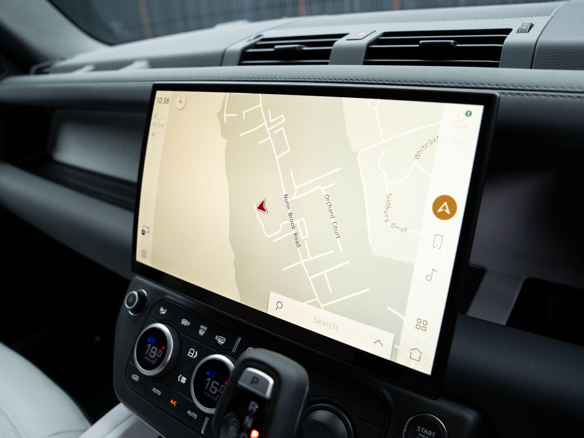 Land Rover Defender view 10