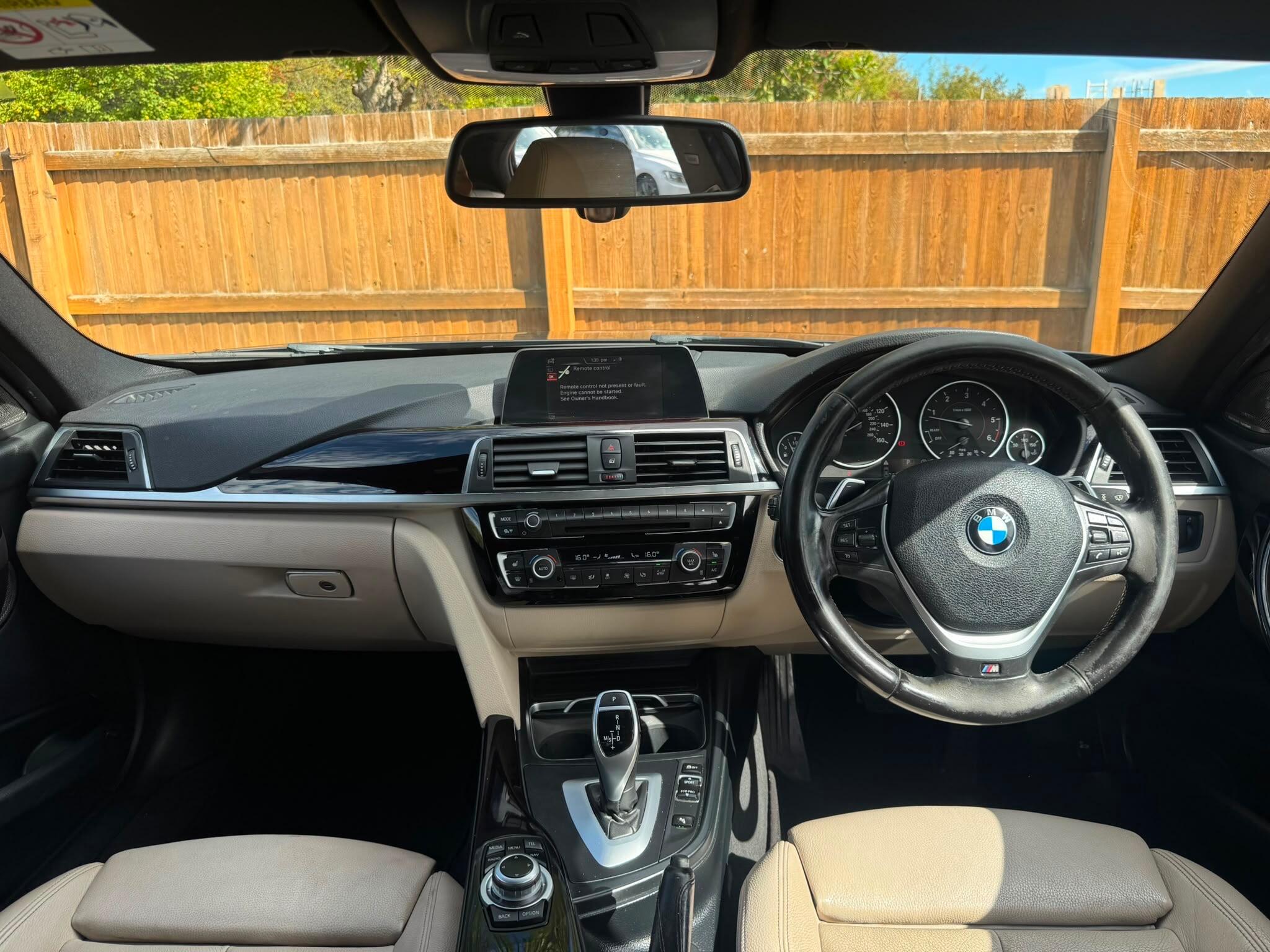 BMW 3 Series view 14