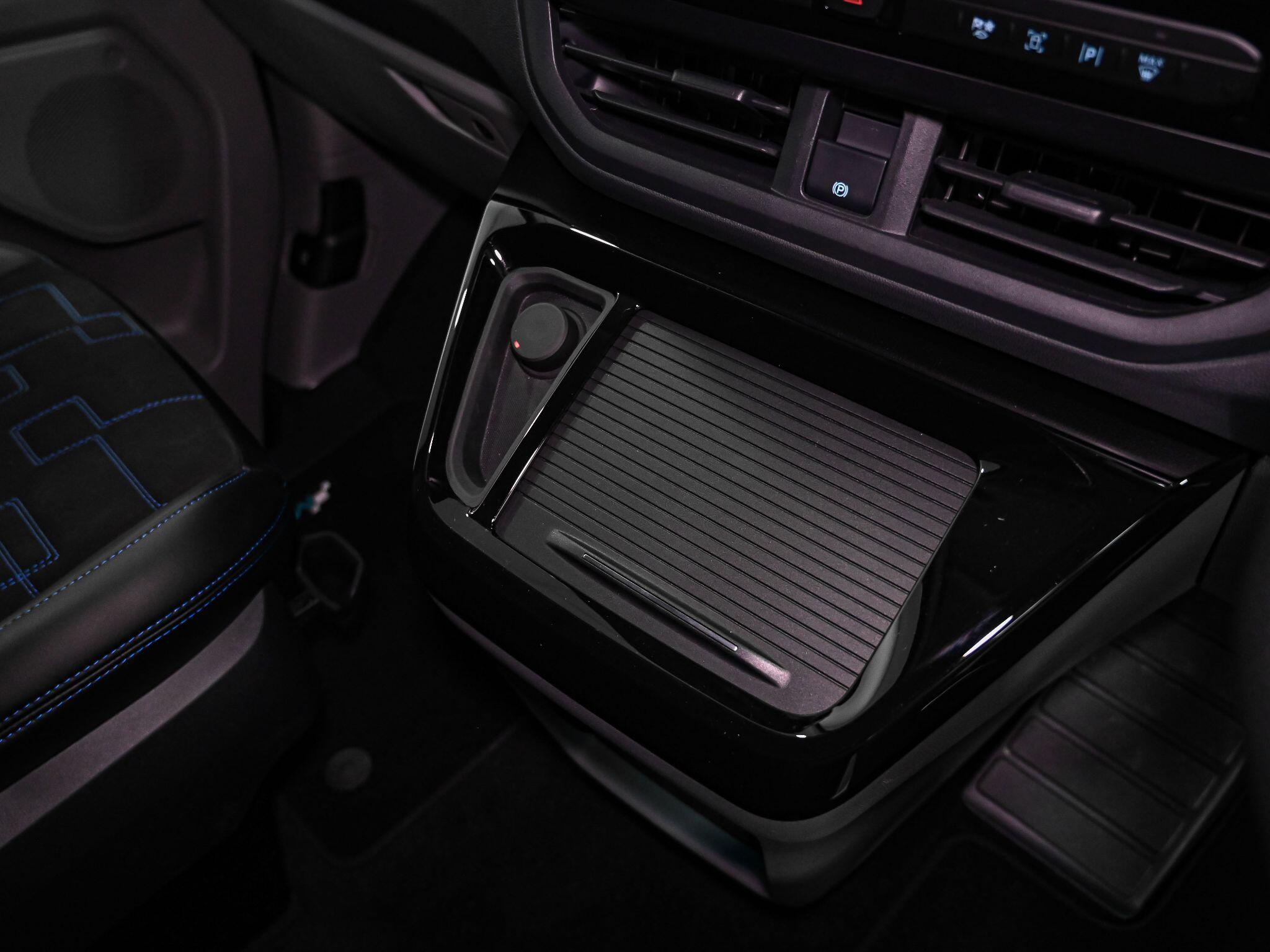 Ford Transit Custom view 15