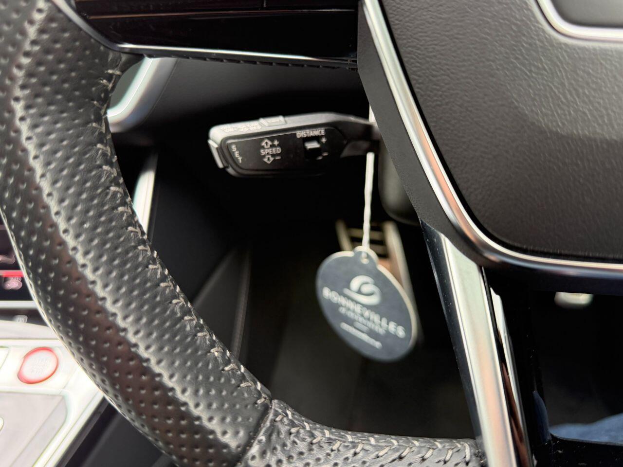 Audi RS6 Avant view 52
