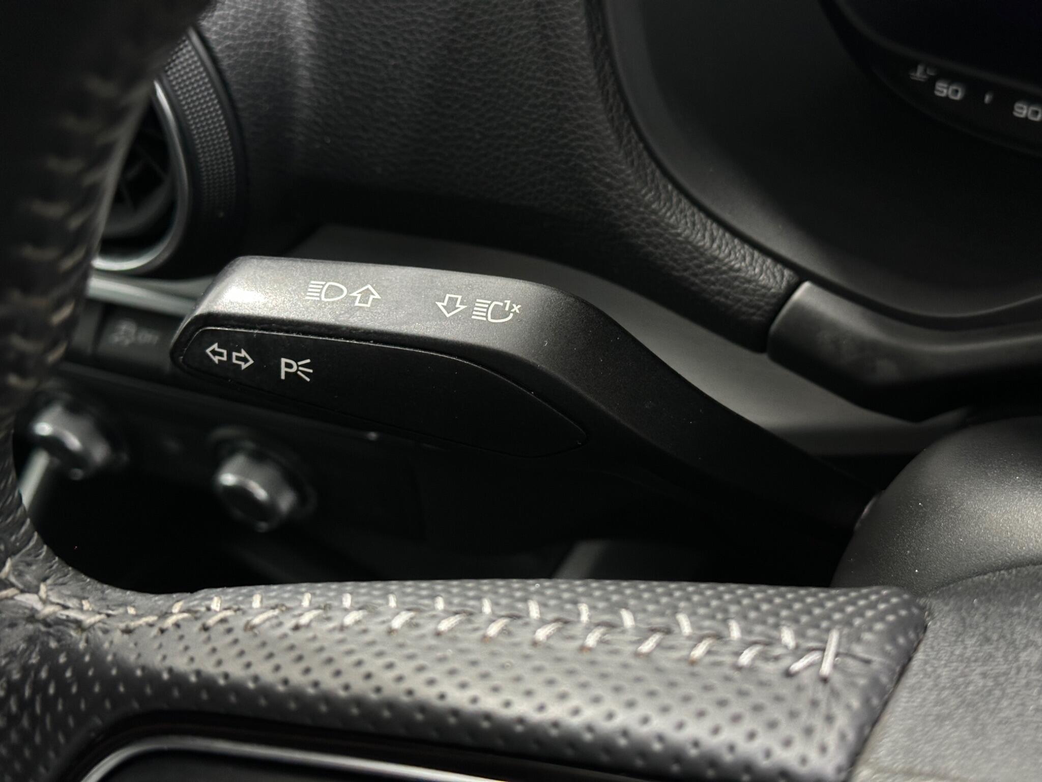 Audi Q2 view 14
