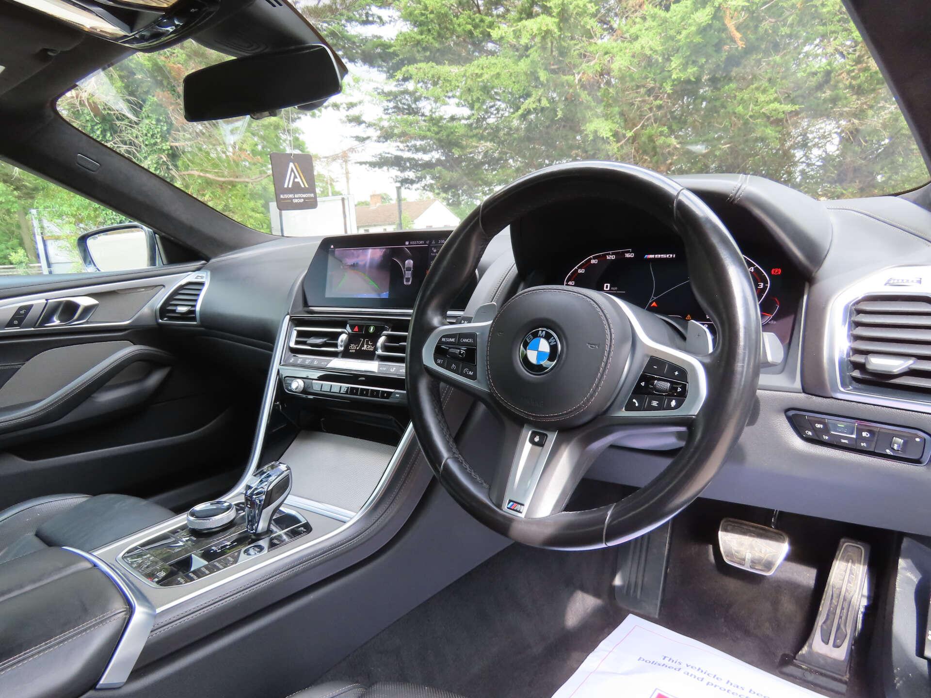 BMW 8 Series view 7